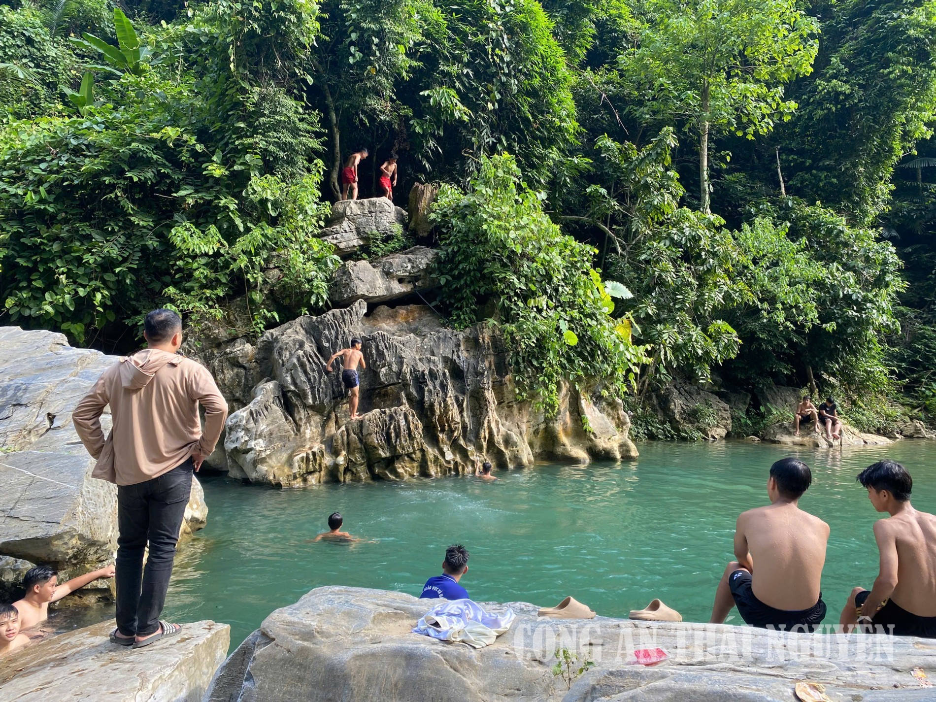 ảnh 1 tân Kỳ