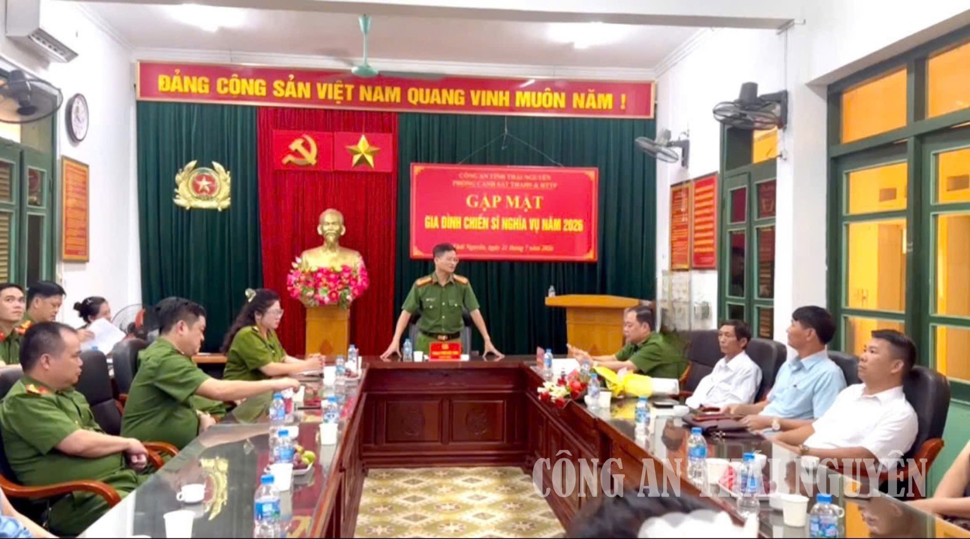 Phòng Cảnh sát thi hành án hình sự và hỗ trợ tư pháp gặp mặt gia đình chiến sĩ nghĩa vụ.