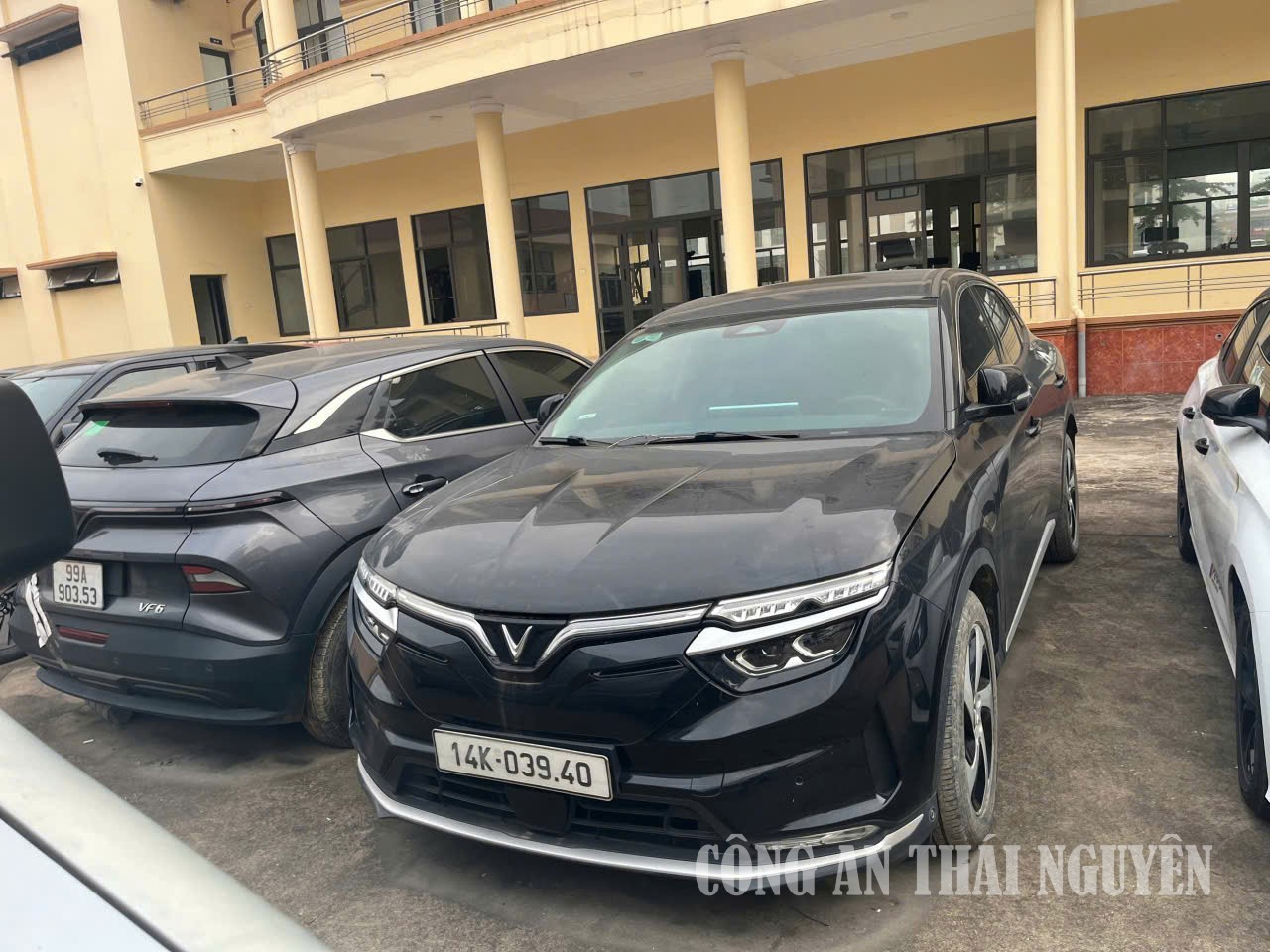Ảnh 3 Những xe ô tô được Văn phòng Cơ quan CSĐT Công an tỉnh Thái Nguyên thu hồi phục vụ điều tra