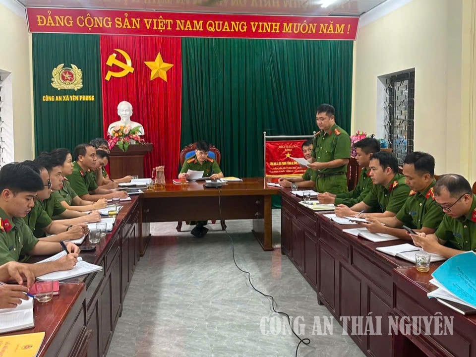 Công an xã ôn truyền thống 80 năm lực lượng An ninh nhân dân