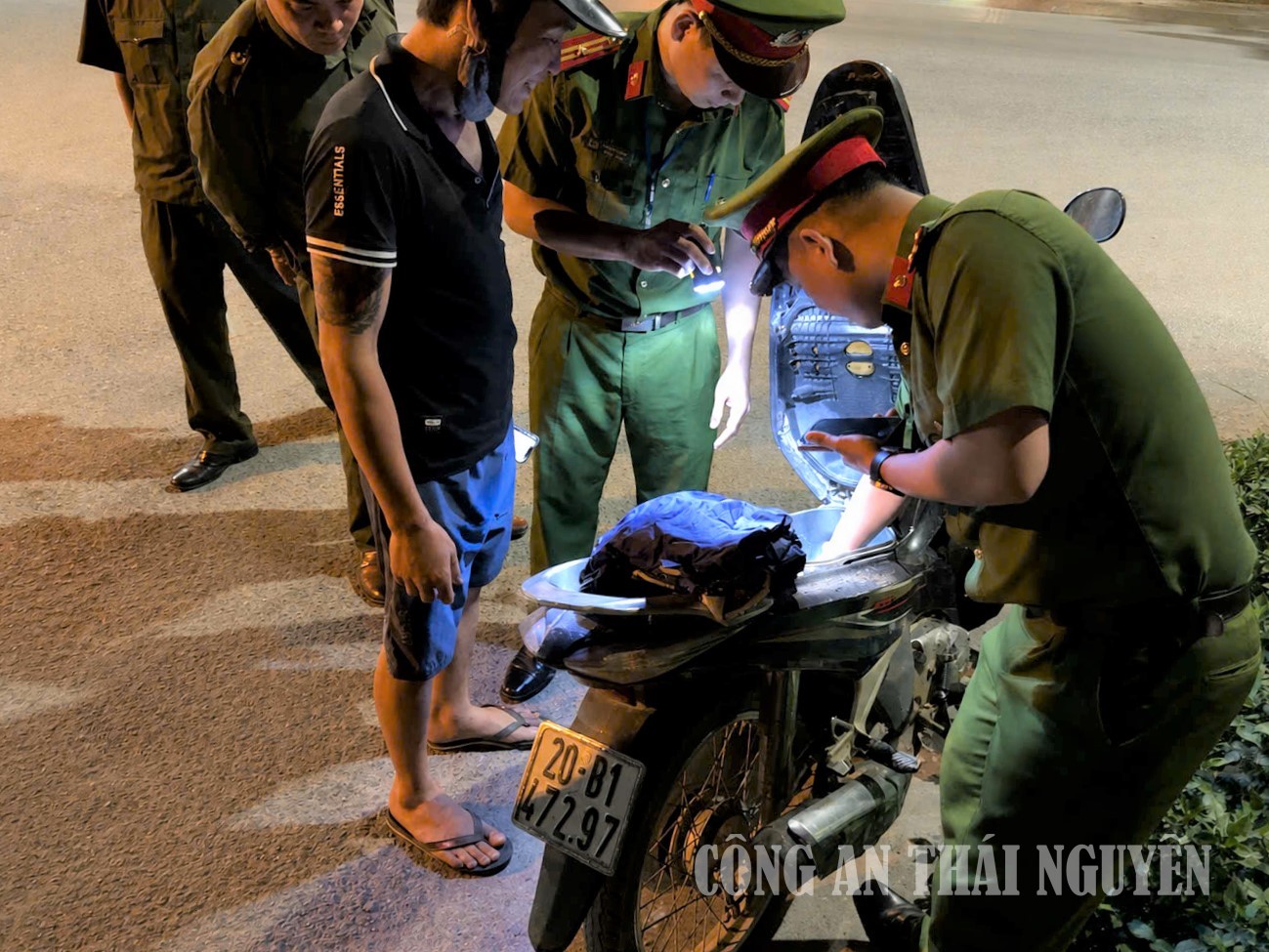 Kiểm tra các phương tiện có dấu hiệu vi phạm
