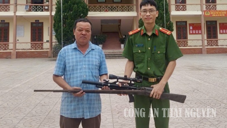 Vận động thu hồi vũ khí, công cụ hỗ trợ.