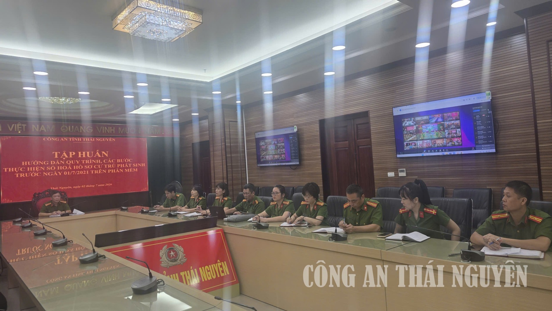 Cán bộ, chiến sĩ tham gia tập huấn.