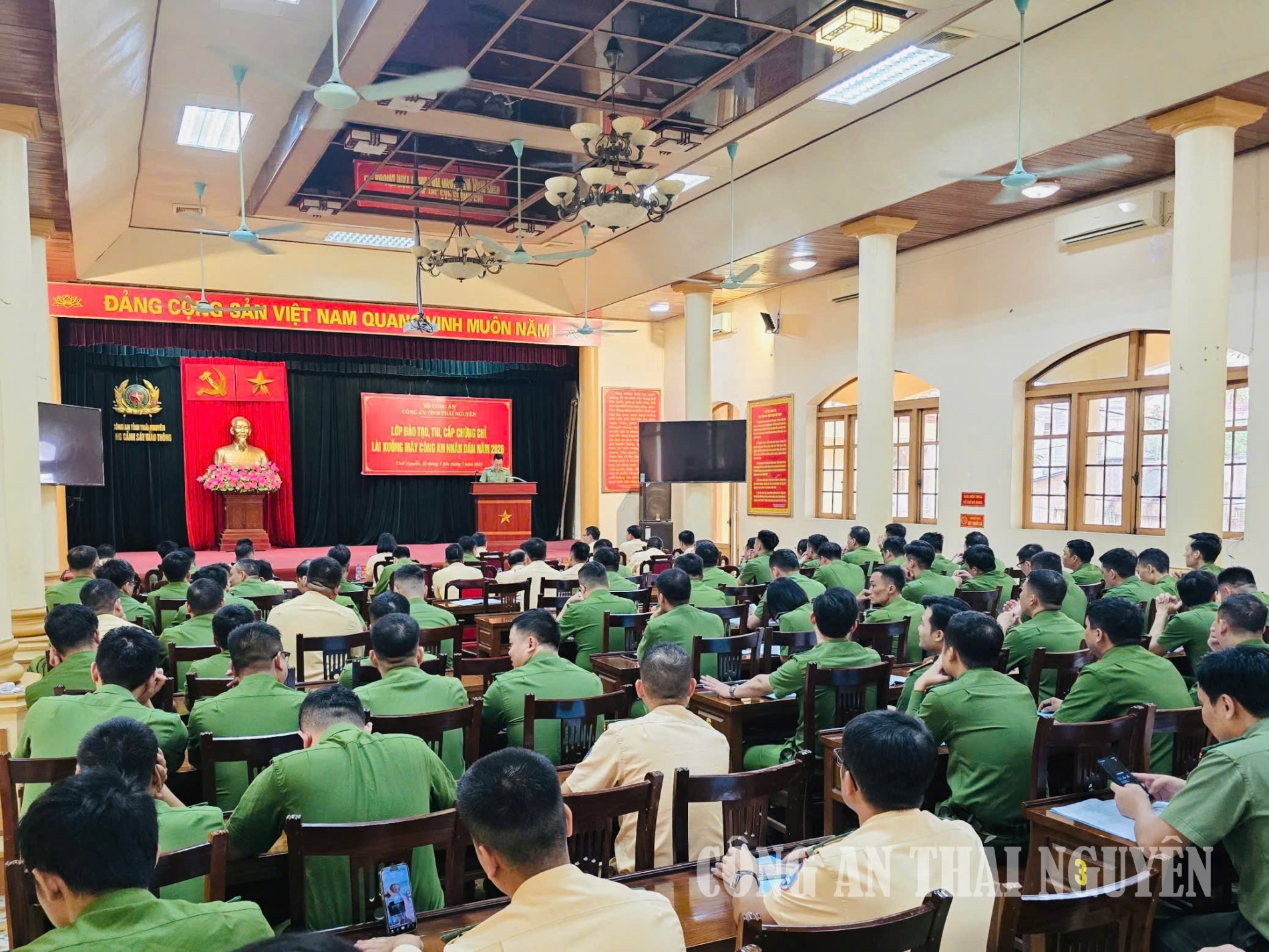Quang cảnh chung của lớp tập huấn.