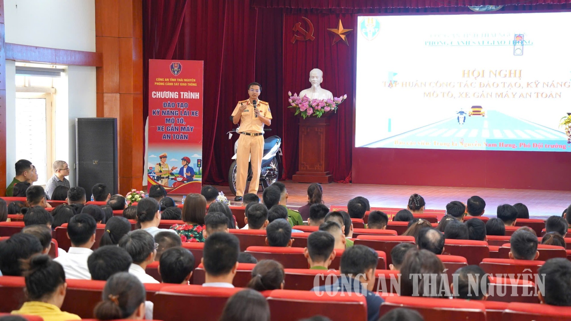 PC08 tập huấn quan triều