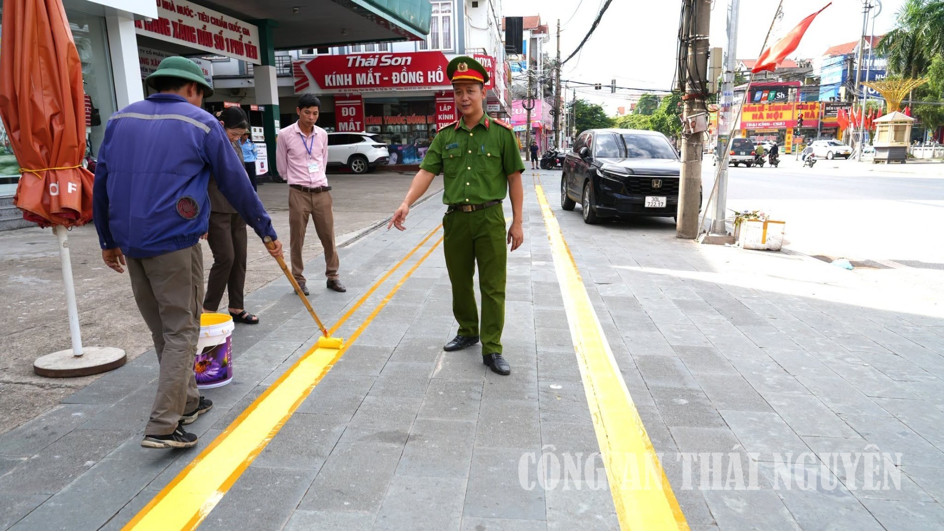 Công an phường Phổ Yên giải quyết điểm nghẽn về trật tự đô thị.