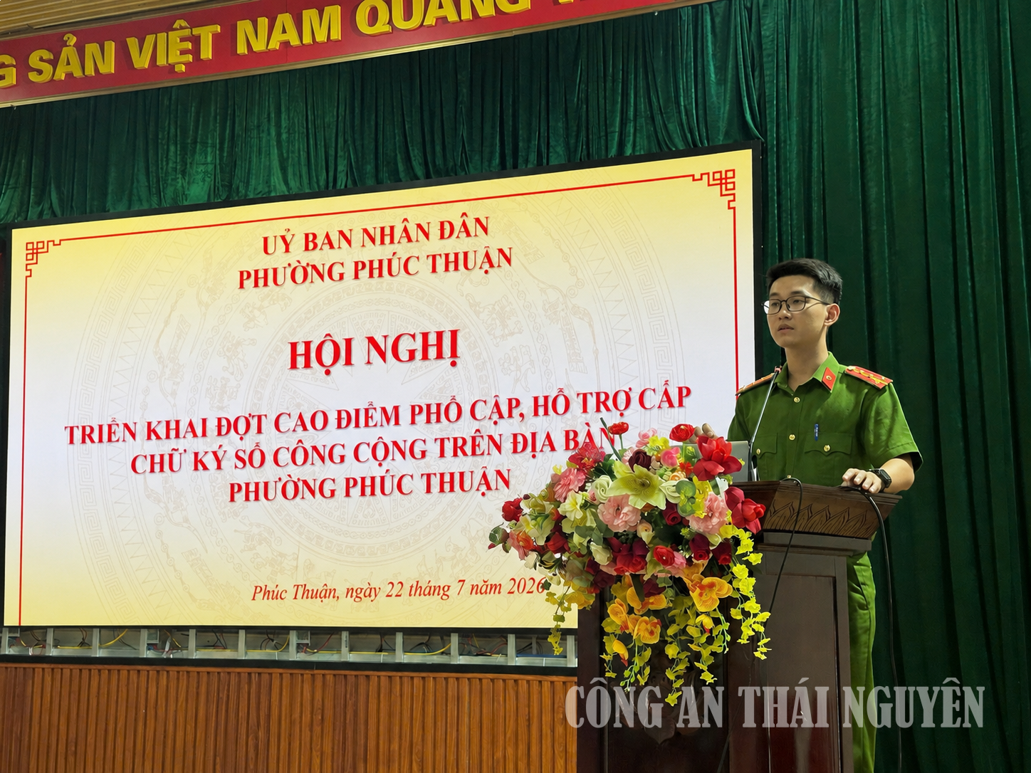 Triển khai đợt cao điểm phổ cập, hỗ trợ cấp chữ ký số công cộng trên địa bàn phường Phúc Thuận.