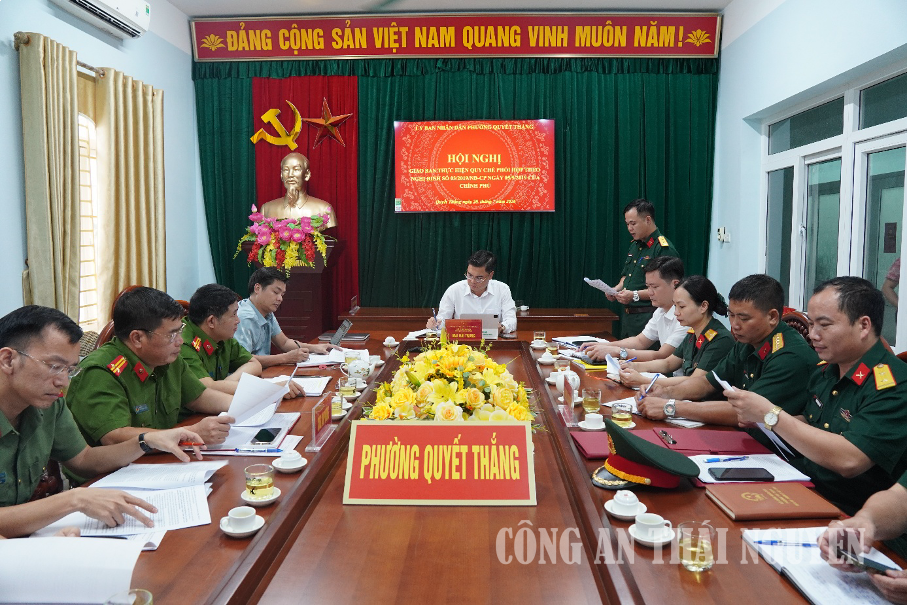 Phường Quyết Thắng giao ban thực hiện quy chế phối hợp giữa lực lượng Công an và Quân sự.