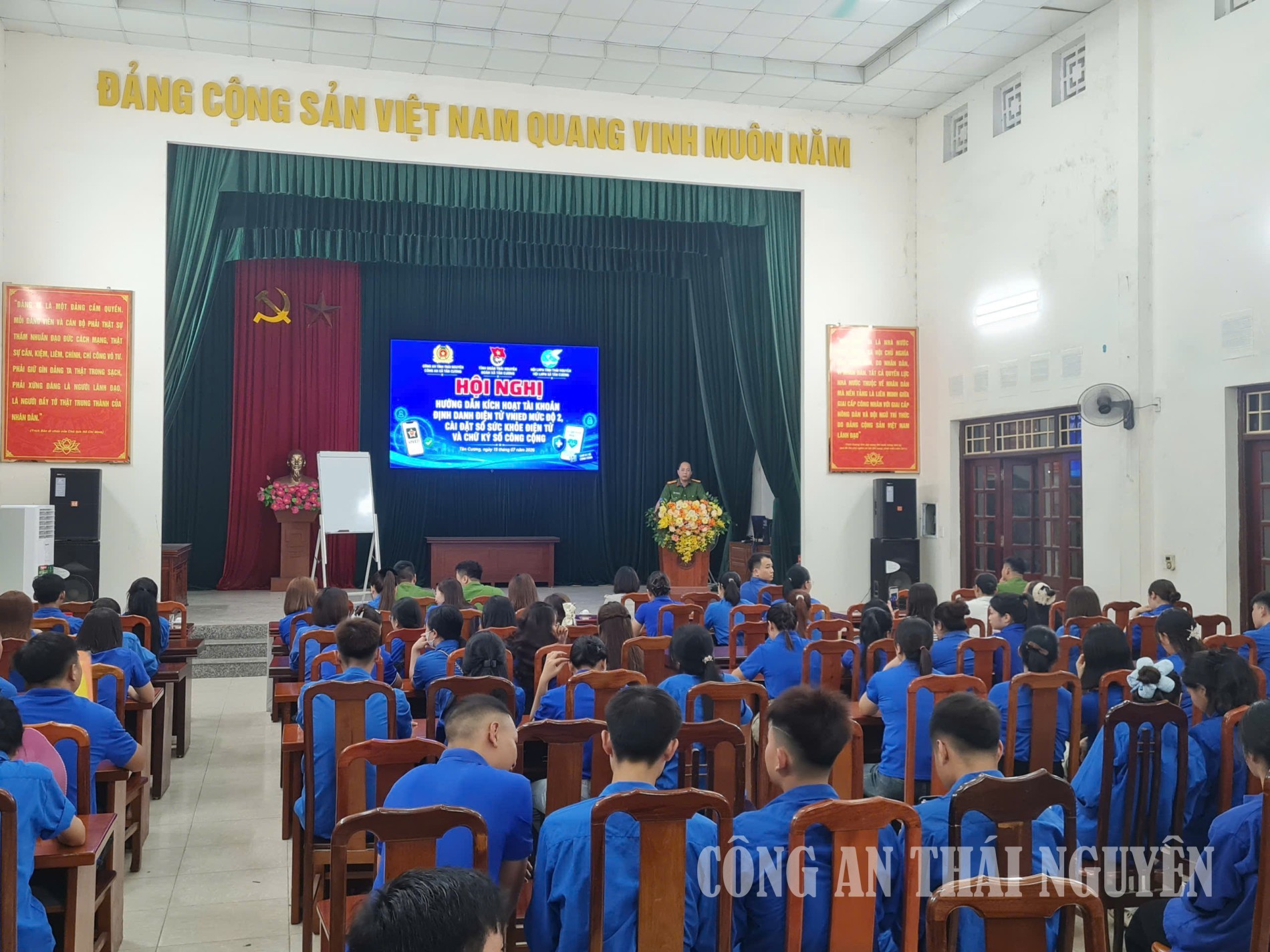 Phát huy vai trò của tuổi trẻ Công an trong thực hiện Đề án 06 trên địa bàn xã Tân Cương.