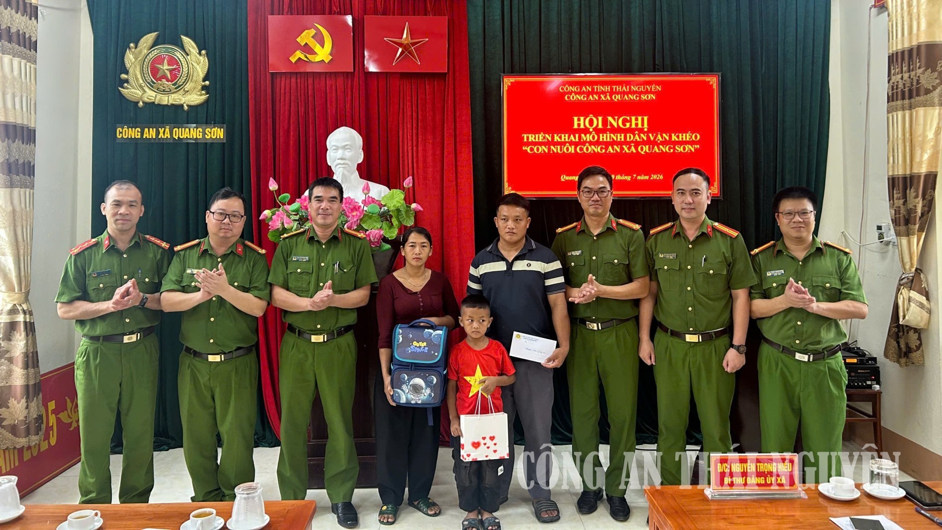 Ra mắt mô hình “Con nuôi Công an xã” ở Quang Sơn