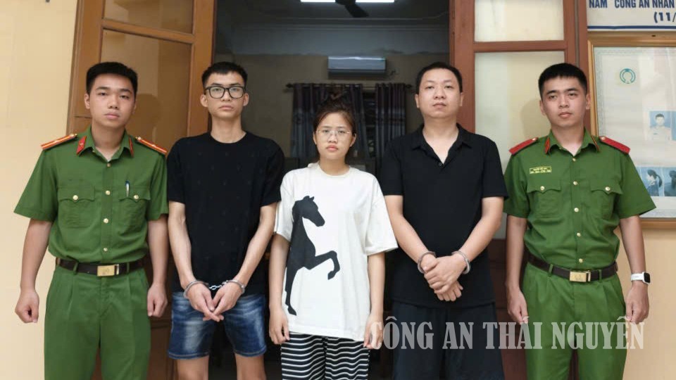 Công an phường Gia Sàng bắt giữ 3 đối tượng mua bán, tàng trữ trái phép chất ma túy