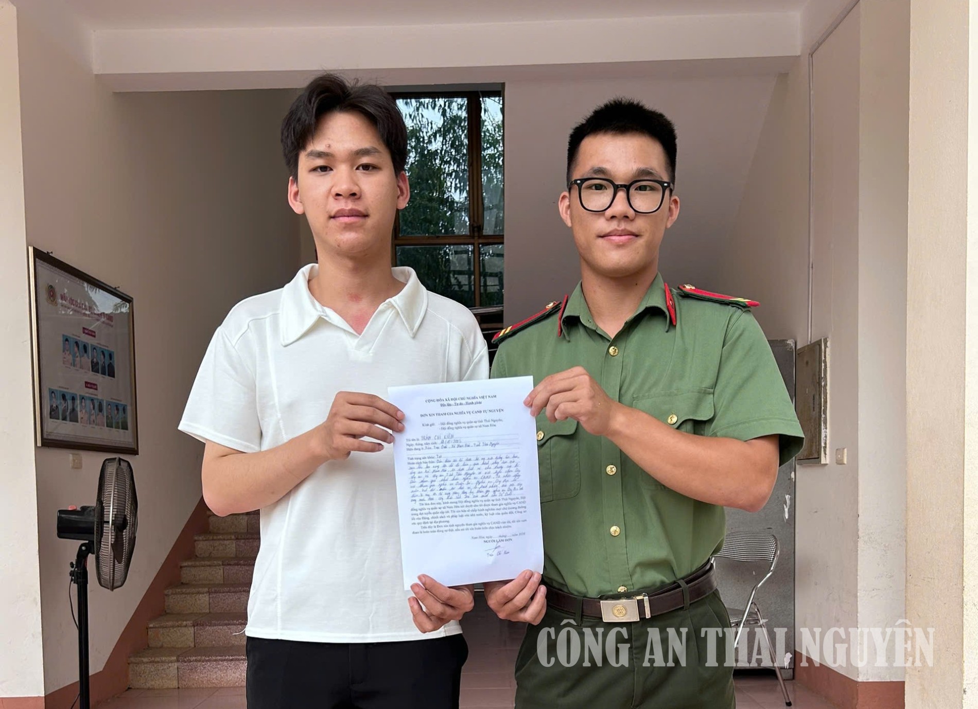 19 08 2026 Công an xã Nam Hòa tiếp nhận đơn tình nguyện thực hiện nghĩa vụ