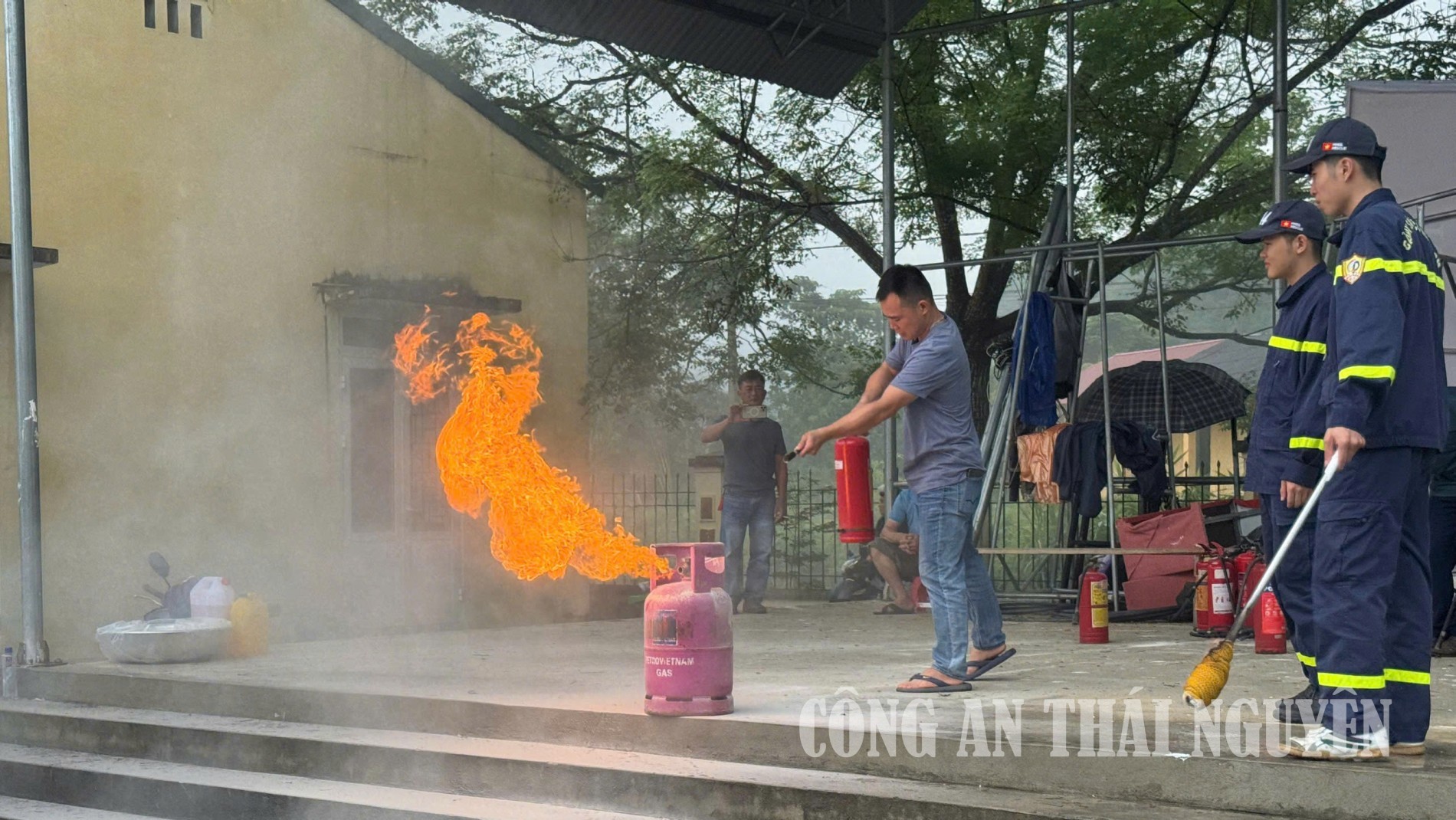 Huấn luyện nghiệp vụ phòng cháy, chữa cháy tại xã Ba Bể