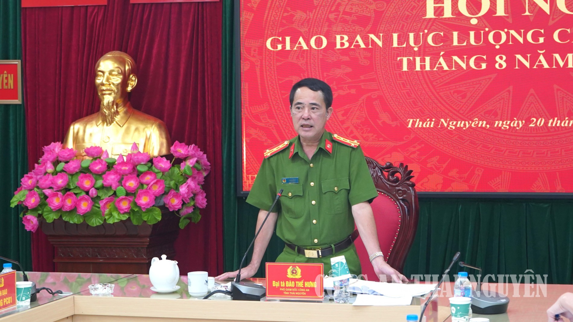 Đại tá Đào Thế Hưng, Phó Giám đốc Công an tỉnh, Thủ trưởng Cơ quan Cảnh sát điều tra Công an tỉnh phát biểu chỉ đạo hội nghị.