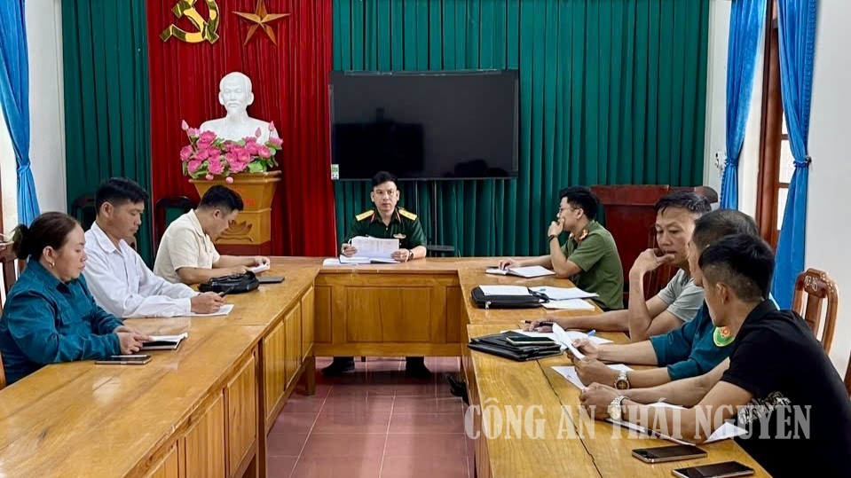Công an xã Dân Tiến phối hợp rà soát 595 công dân trong độ tuổi sẵn sàng nhập ngũ