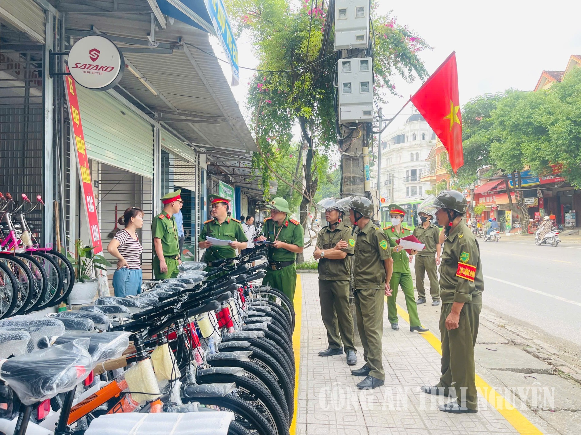 Linh Sơn ktra trật tự đô thị