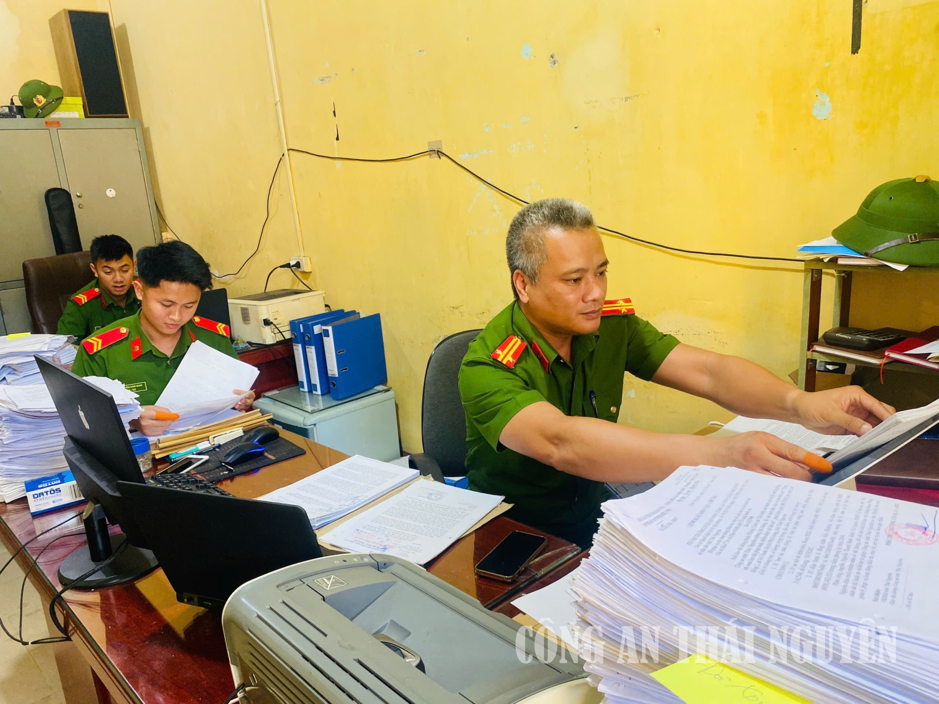 Đẩy nhanh tiến độ số hóa hồ sơ, tài liệu.