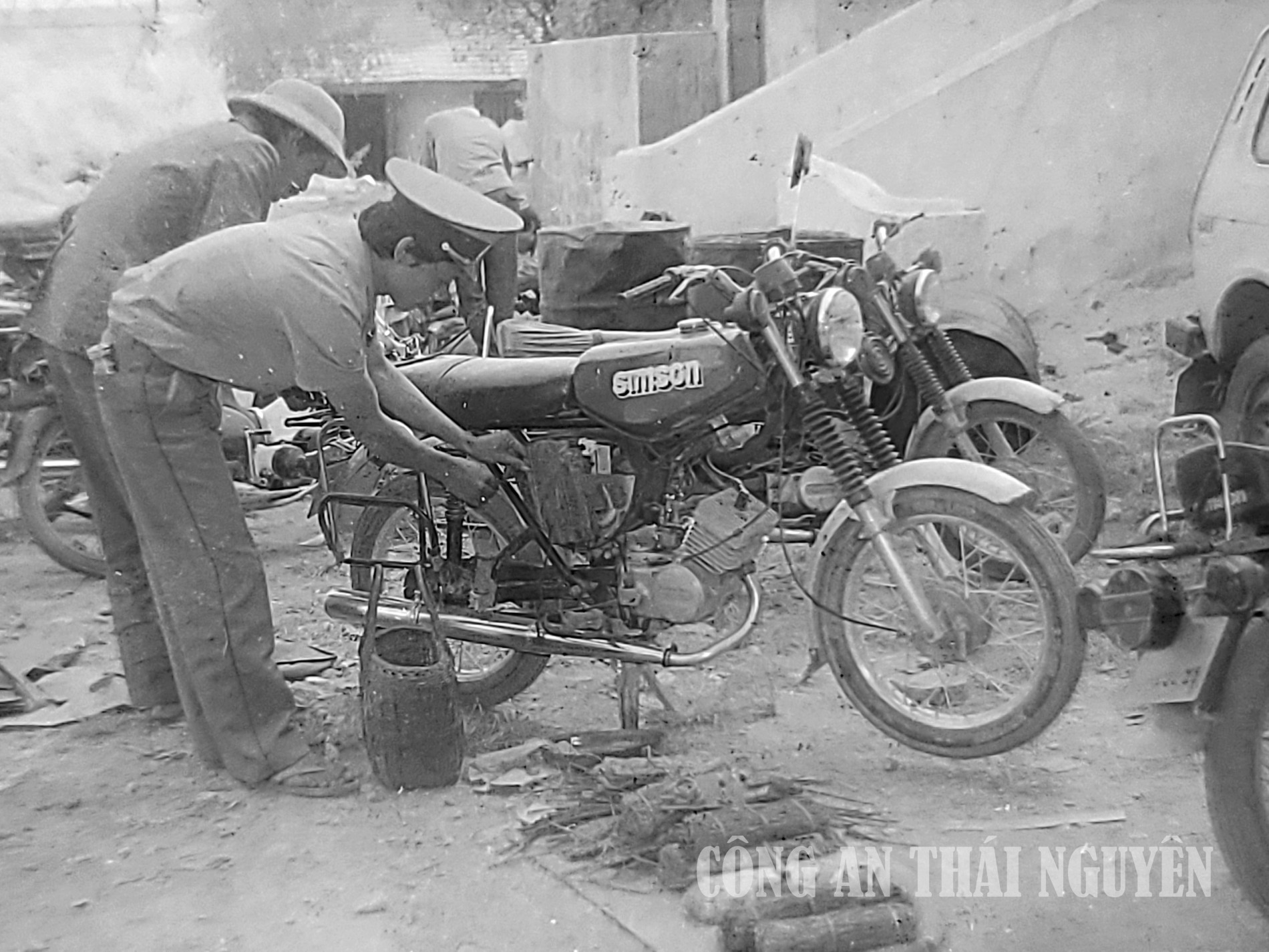 Phòng Cảnh sát kinh tế, Công an tỉnh Bắc Thái phát biện, bắt giữ 05 đối tượng dùng xe mô tô vận chuyển trái phép 282kg đồng lên biên giới tiêu thụ
