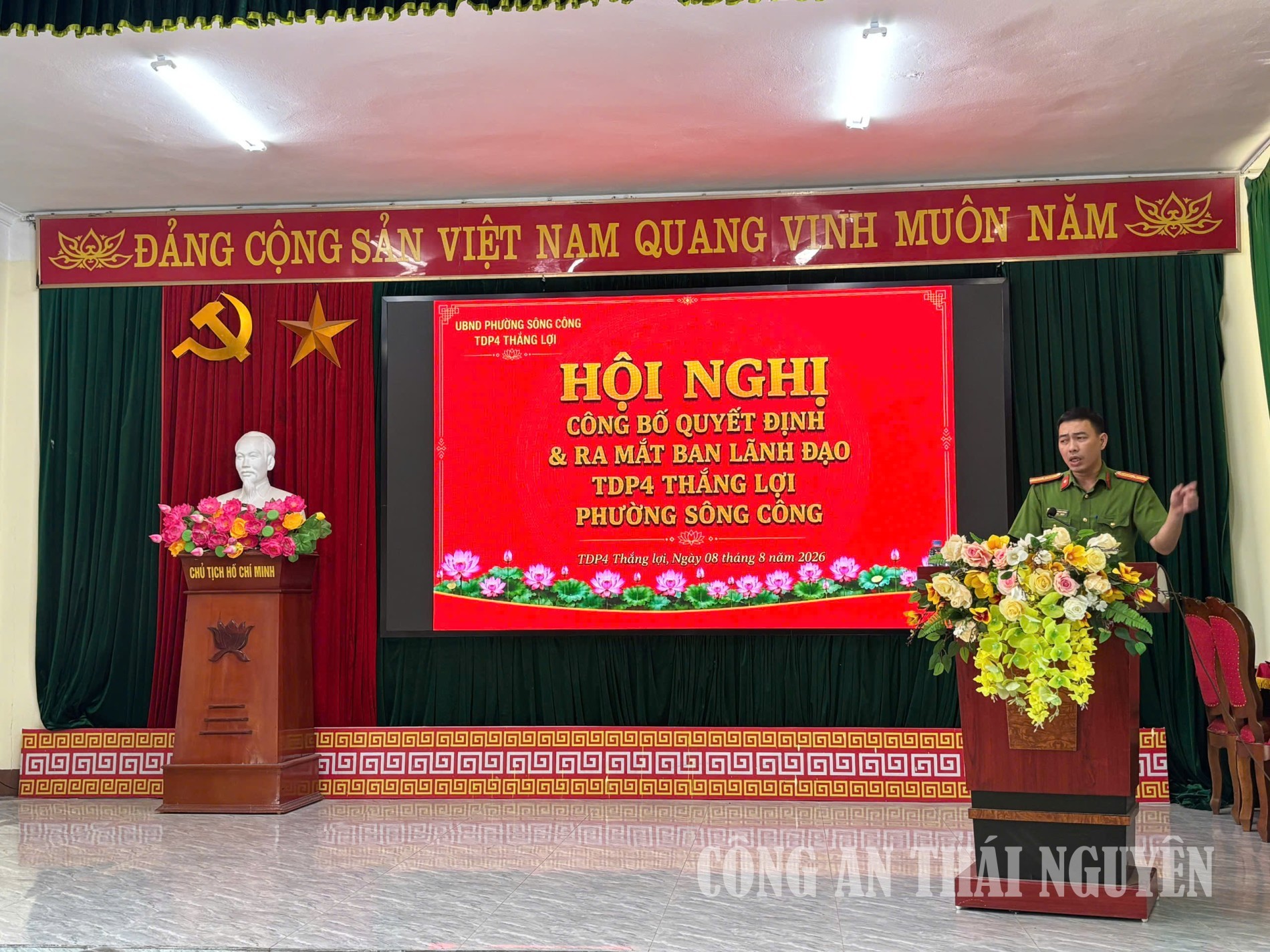 Công an phường Sông Công tuyên truyền pháp luật cho nhân dân
