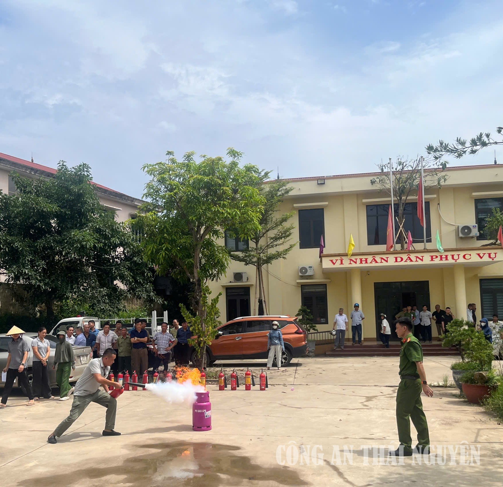 Tân Cương huấn luyện PCCC