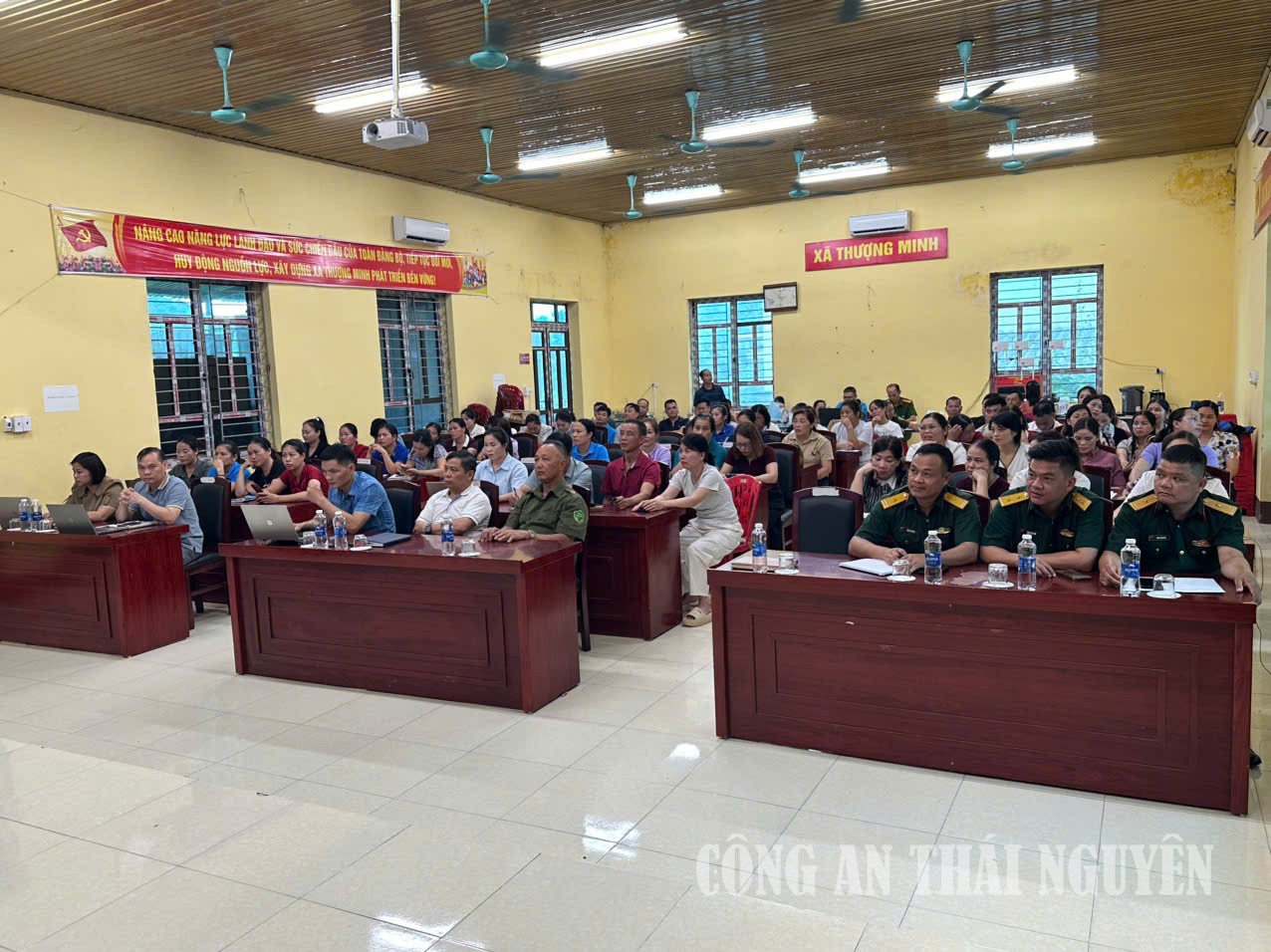 Toàn cảnh buổi tuyền truyền.