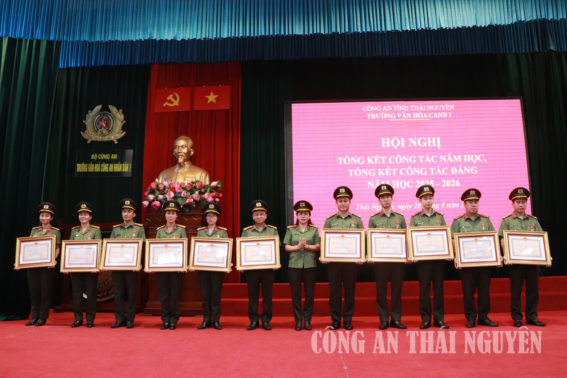 Trường Văn hoá tổng kết đảng