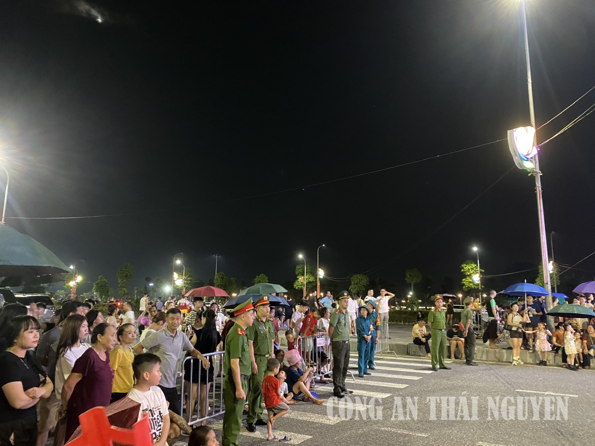 Vạn xuân antt phố đi bộ