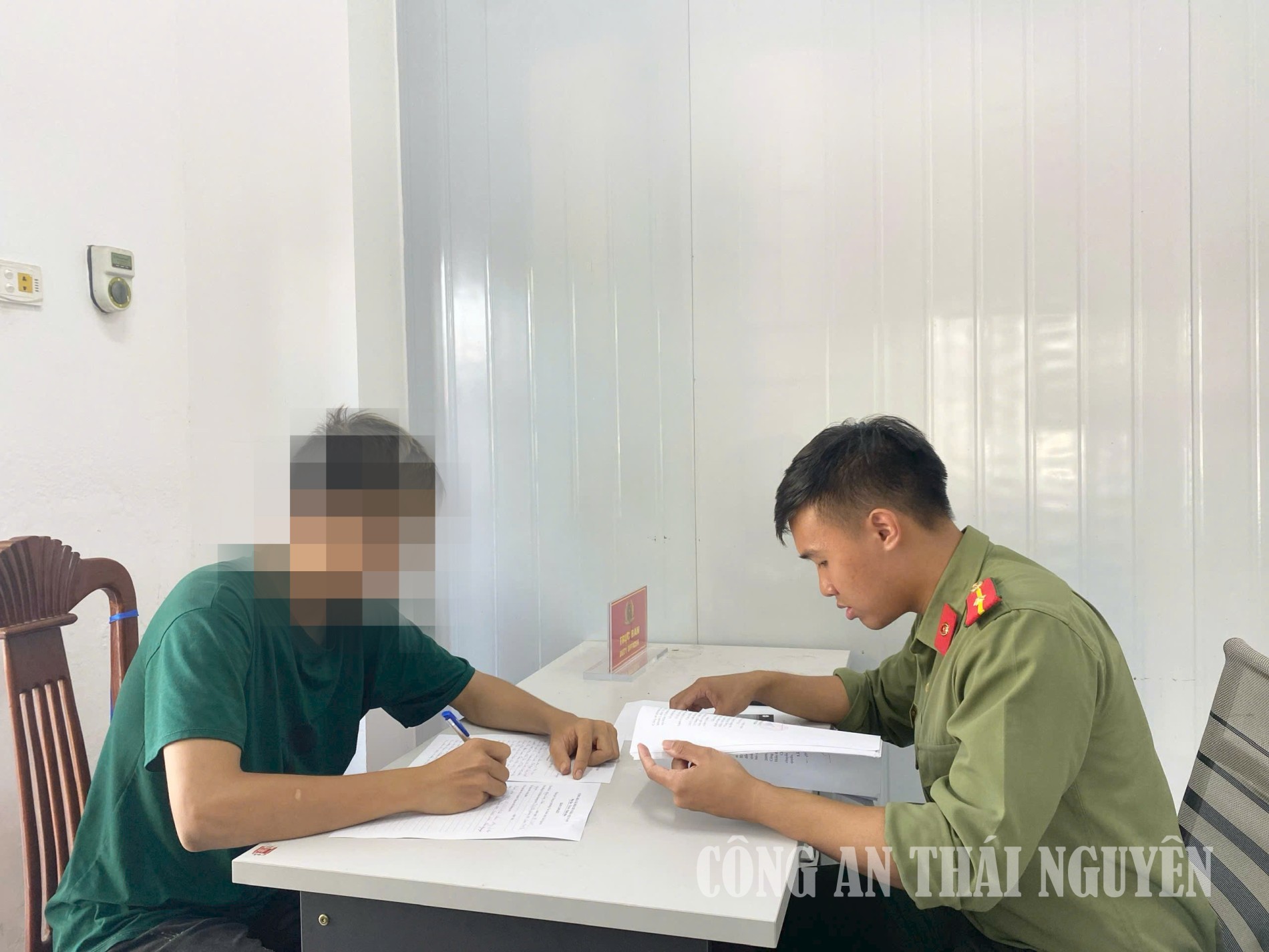 Vạn xuân xử phạt Fly cam0