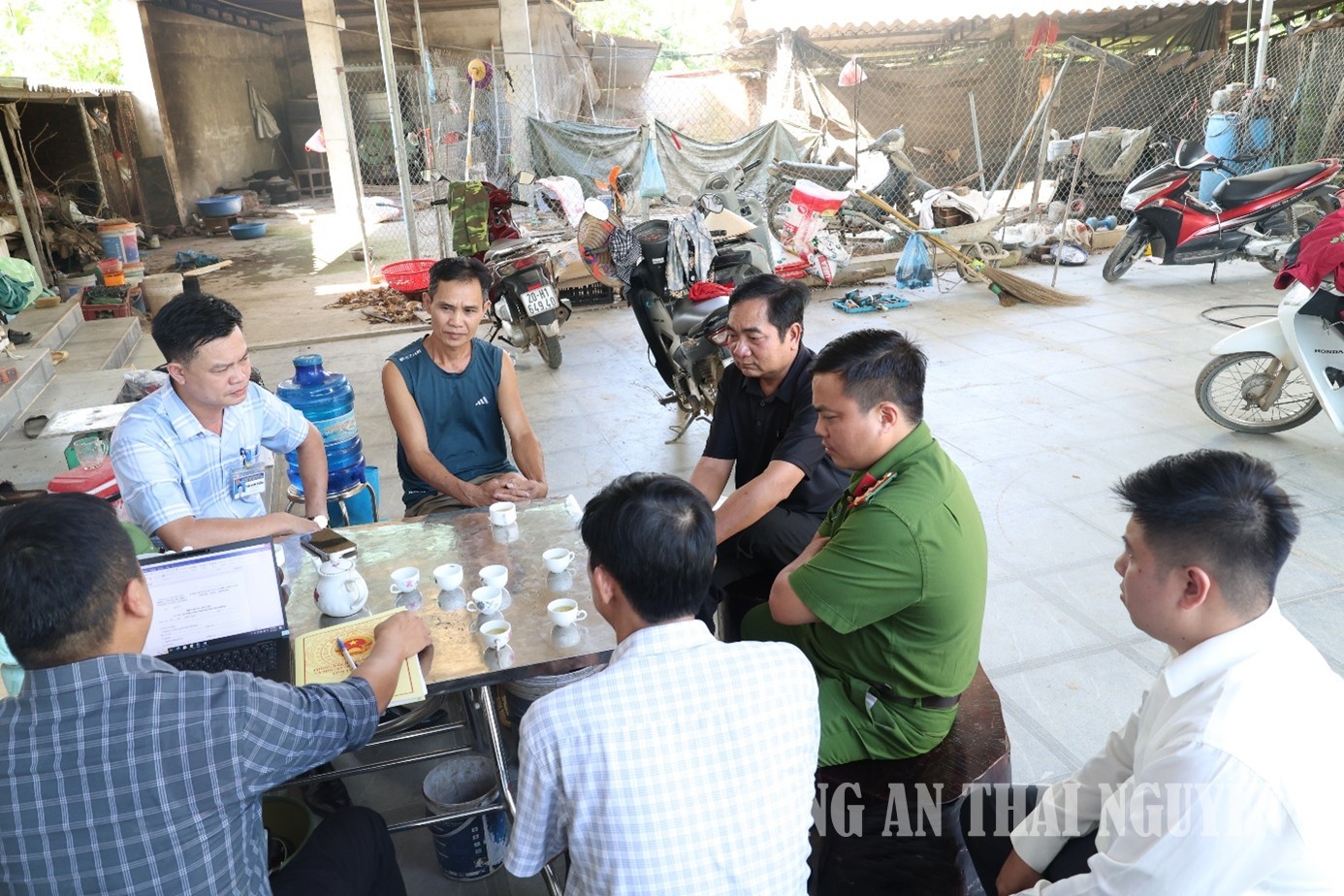 Công an xã Thành Công phối hợp Tăng cường quản lý trật tự xây dựng, xử phạt công trình vi phạm