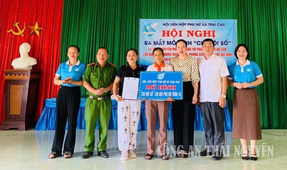Ra mắt mô hình “Phụ nữ số” tại thôn 10, xã Trại Cau