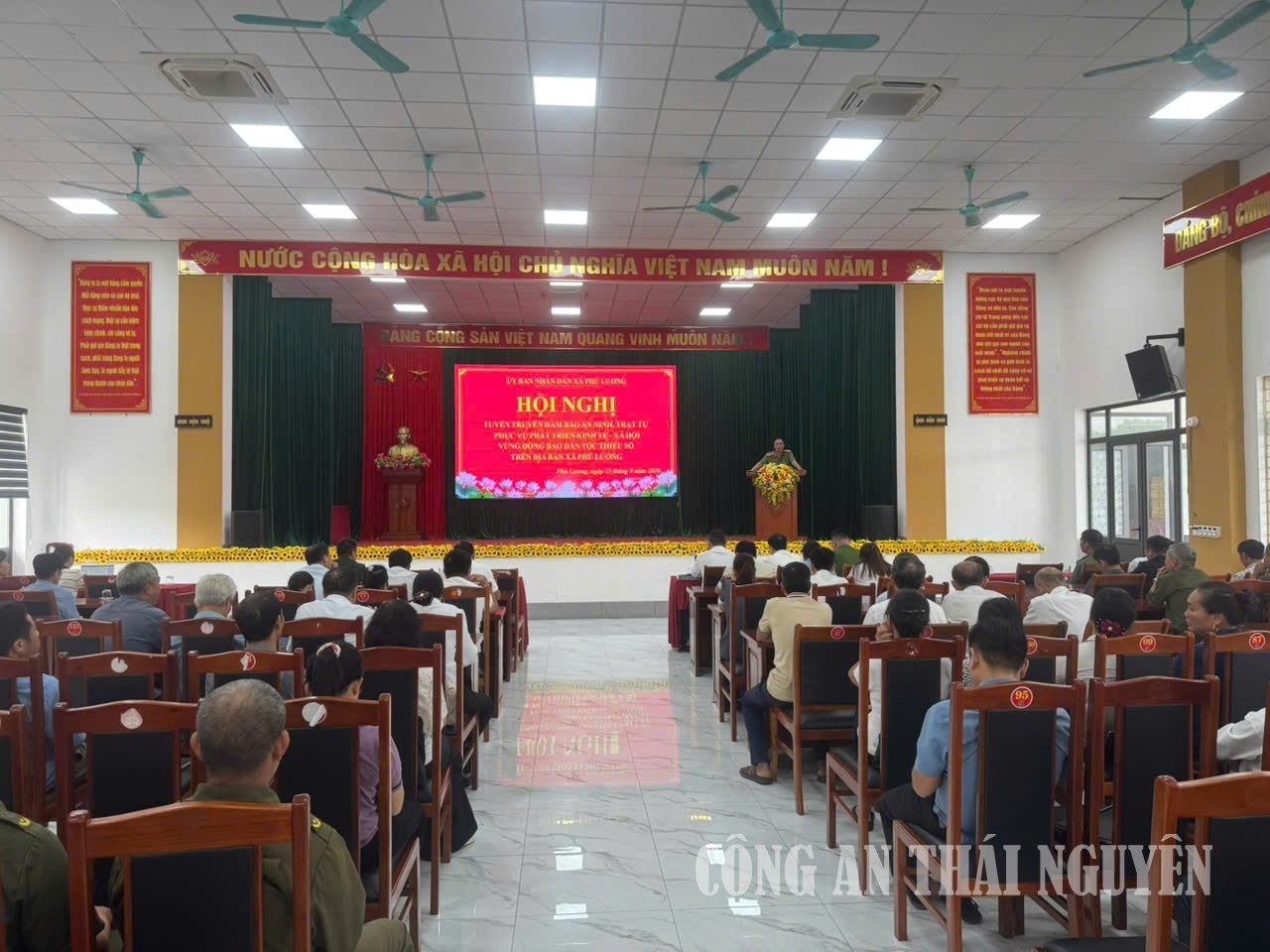 Tuyên truyền bảo đảm an ninh, trật tự vùng đồng bào dân tộc thiểu số