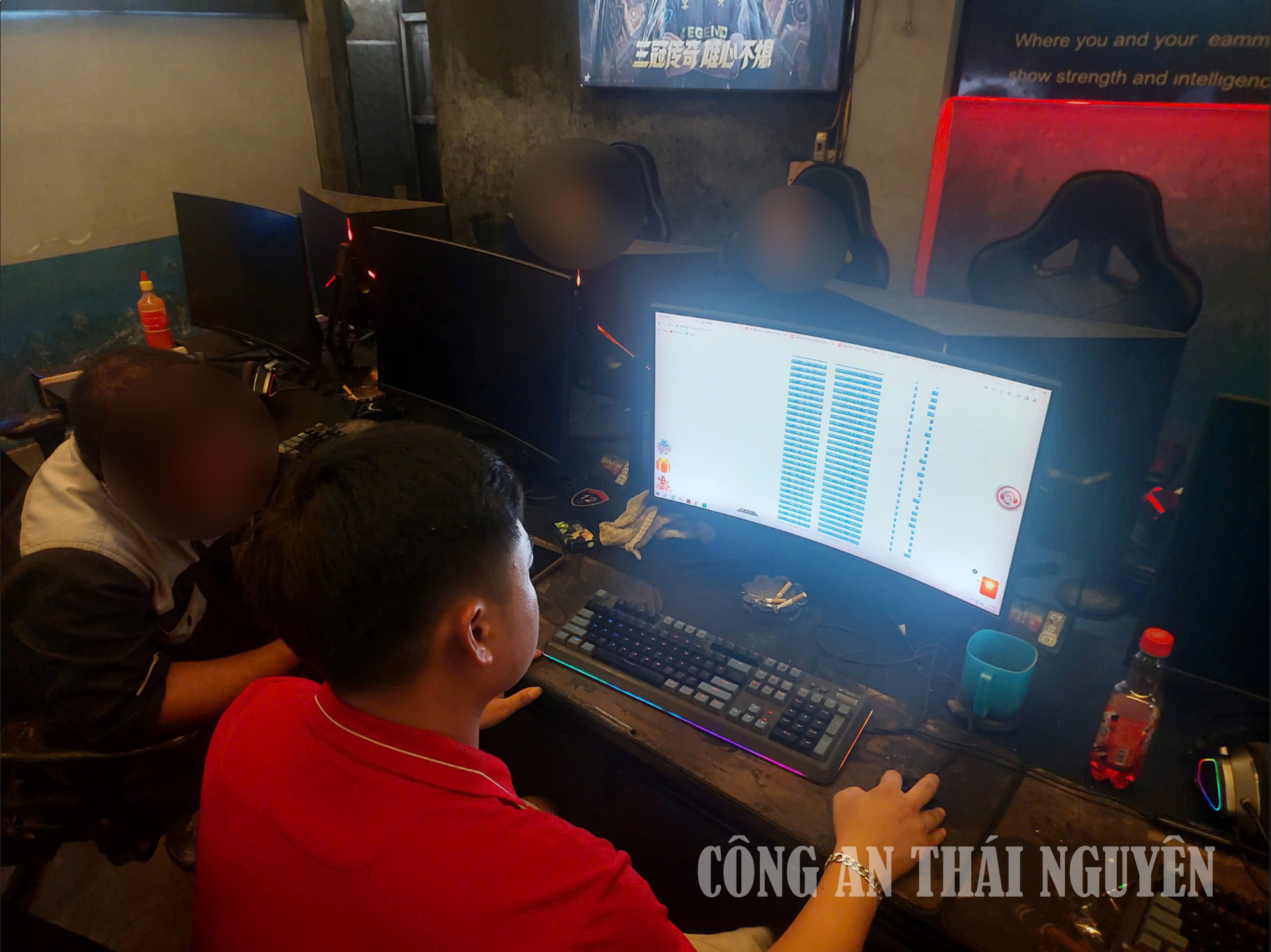 Công an phường Bách Quang bắt quả tang đối tượng đánh bạc trực tuyến tại quán Internet