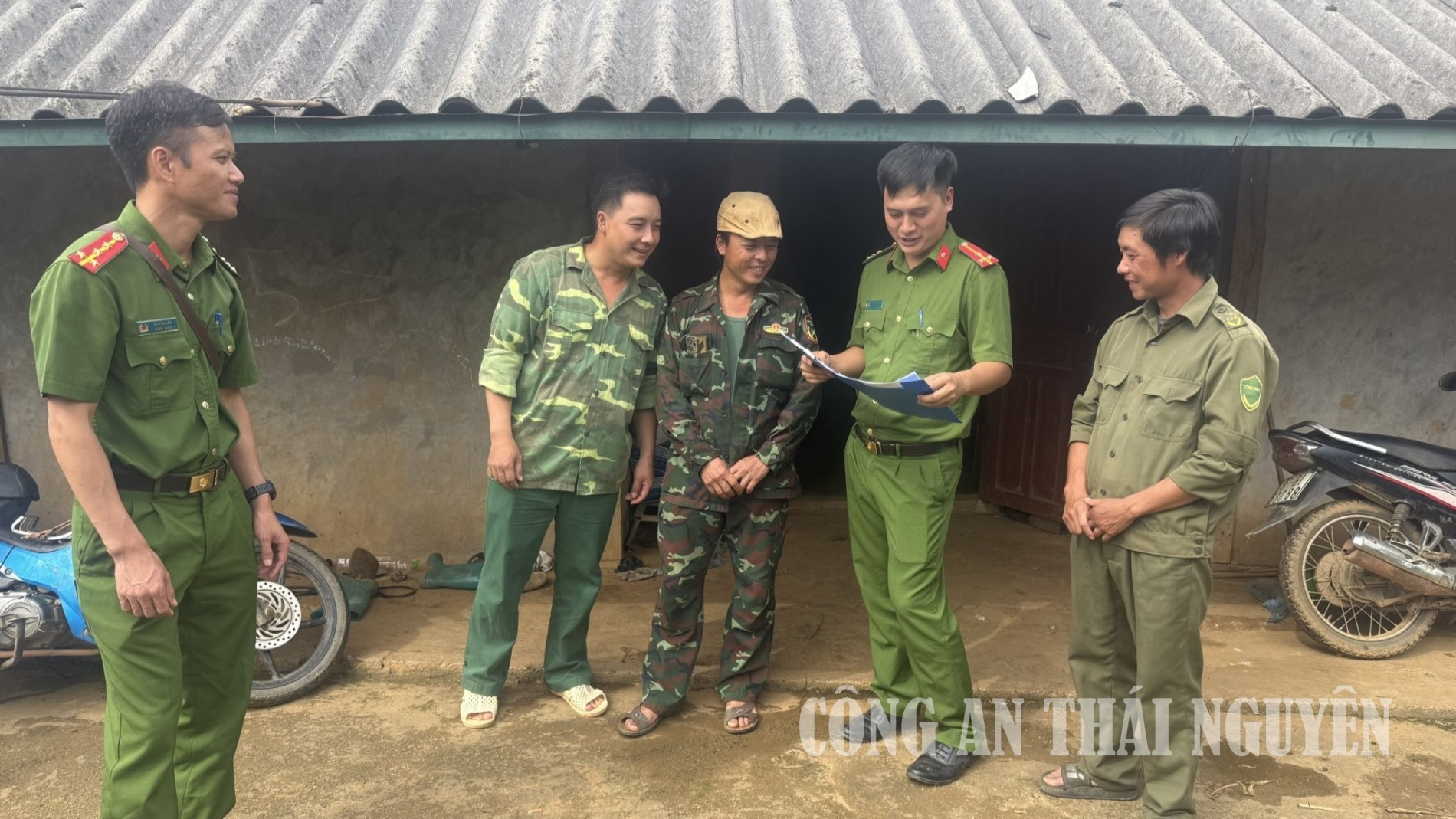Công an xã Hiệp Lực thực hiện phong trào thi đua “Ba nhất” nâng cao chất lượng phục vụ Nhân dân
