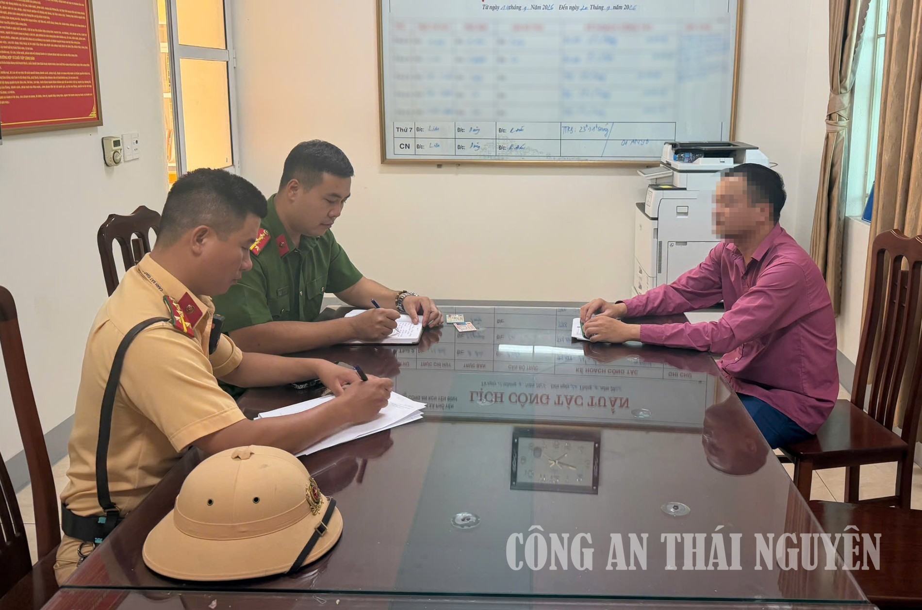 29 09 2026 ĐCA KCN Từ phản ánh của người dân đến xử lý vi phạm giao thông của xe đưa đón công nhân 2