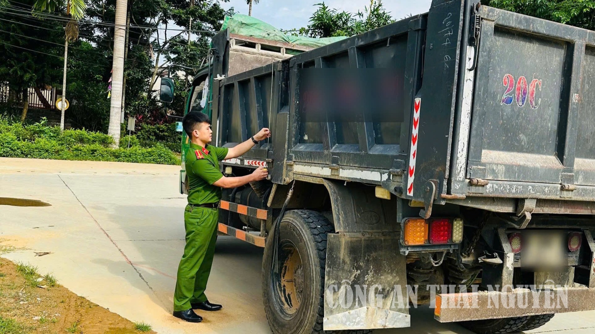 Công an xã Bình Yên tổng rà soát phương tiện kinh doanh vận tải