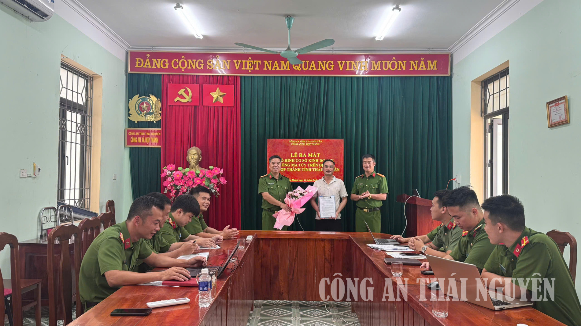 Công an xã Hợp Thành ra mắt mô hình “Cơ sở kinh doanh không ma túy”