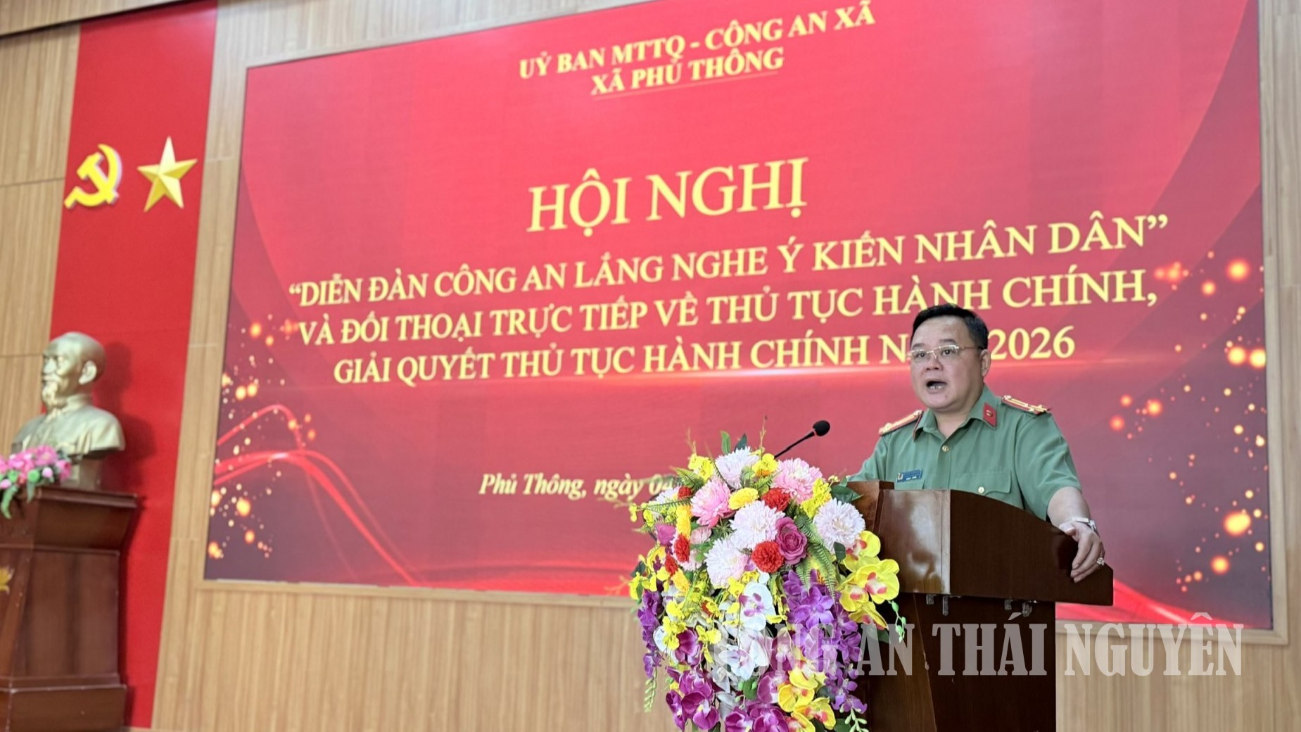 Công an xã Phủ Thông lắng nghe, giải quyết kiến nghị của Nhân dân