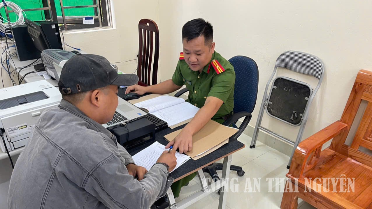 Công an xã Yên Phong kiểm danh, kiểm diện đối tượng trong diện quản lý