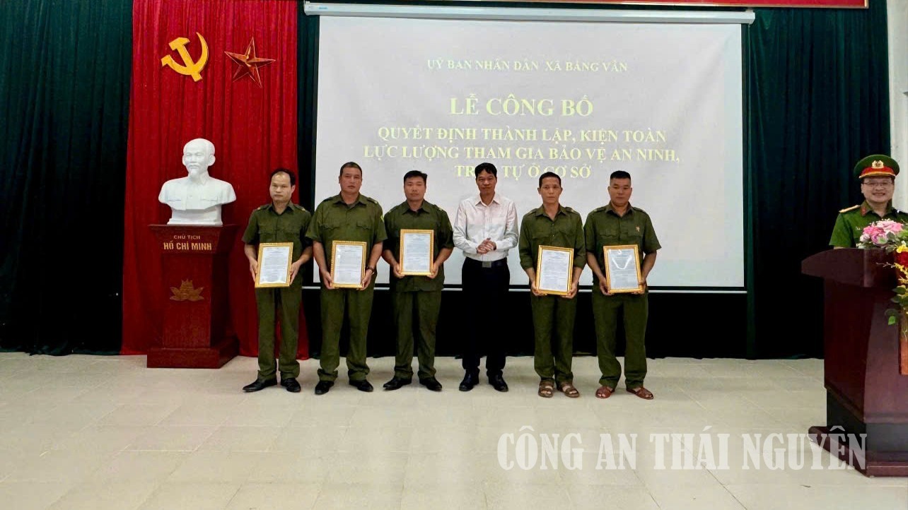 Bằng Vân kiện toàn lực lượng tham gia bảo vệ an ninh, trật tự ở cơ sở