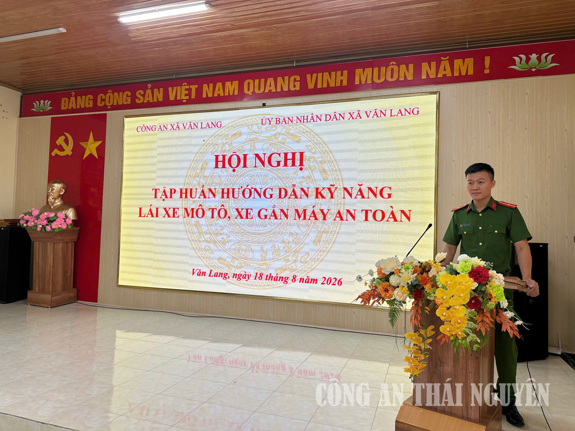 Công an xã Văn Lang tuyên truyền, tập huấn kỹ năng lái xe mô tô, xe gắn máy an toàn