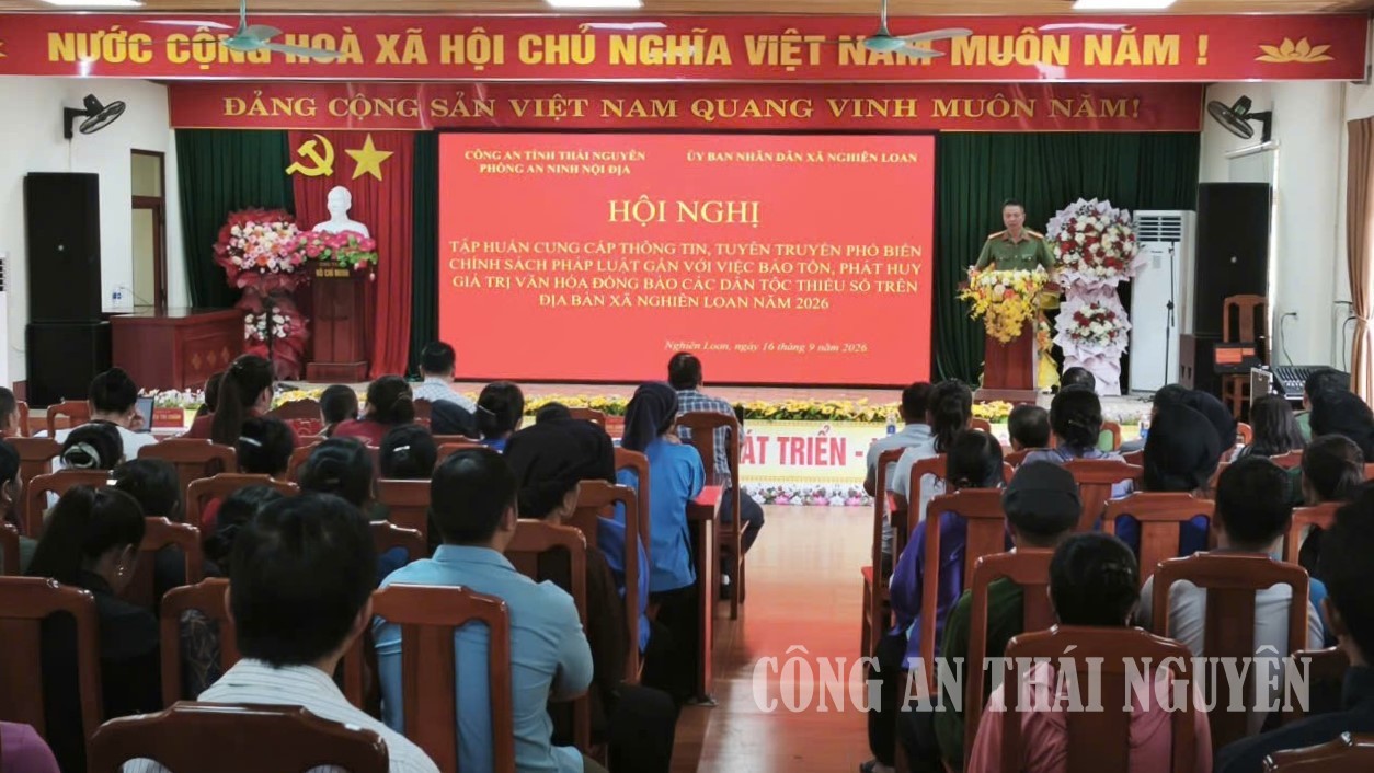 Công an xã Nghiên Loan tuyên truyền pháp luật tại vùng đồng bào dân tộc thiểu số