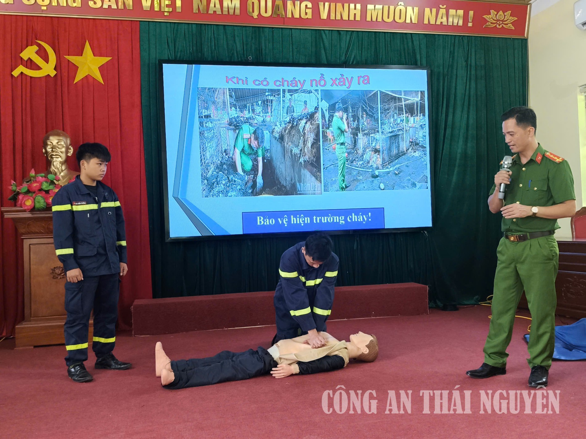 Xã Cẩm Giàng tổ chức huấn luyện nghiệp vụ phòng cháy, chữa cháy và cứu nạn, cứu hộ
