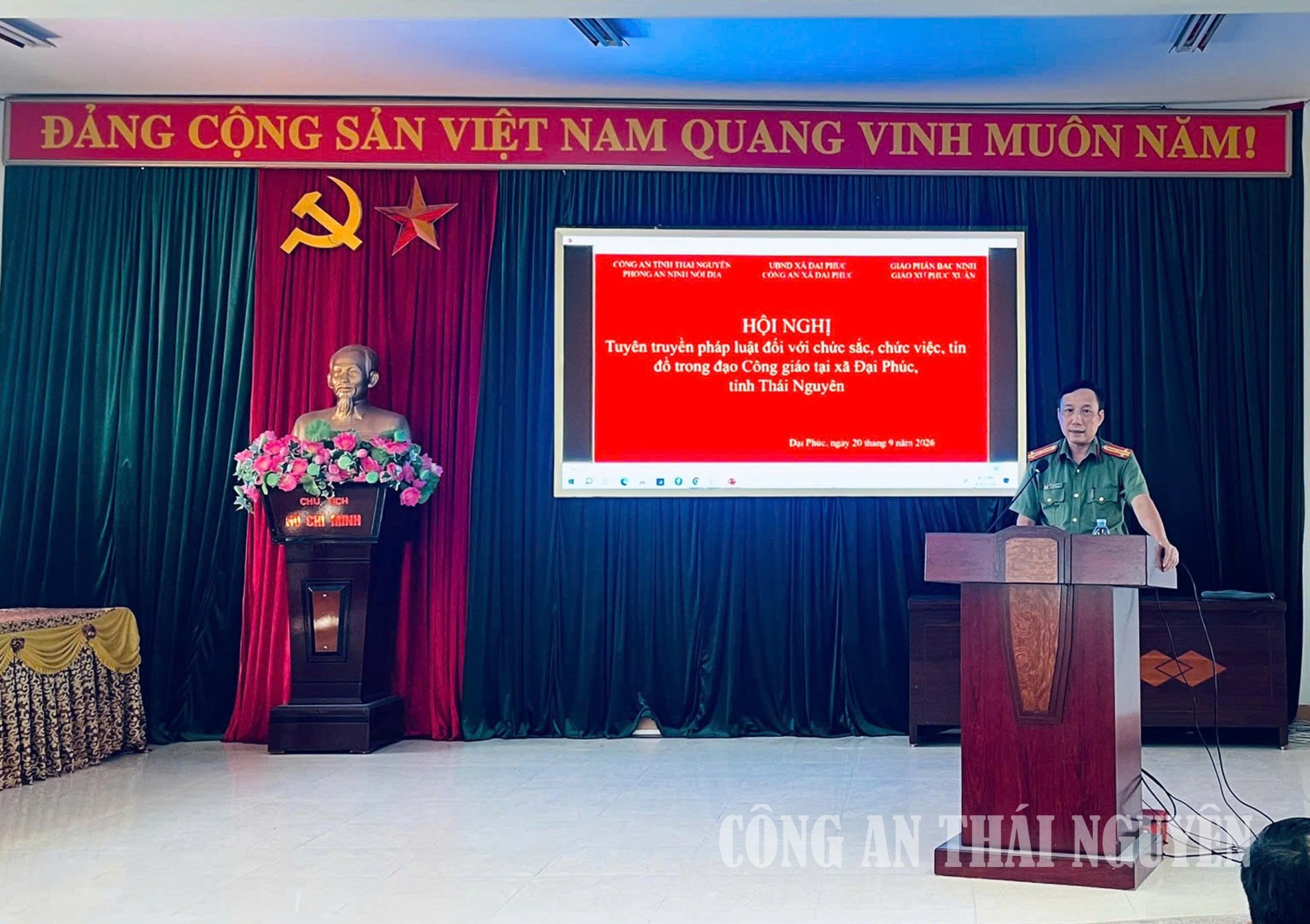 Tuyên truyền pháp luật cho chức sắc, chức việc và tín đồ trong đạo Công giáo.