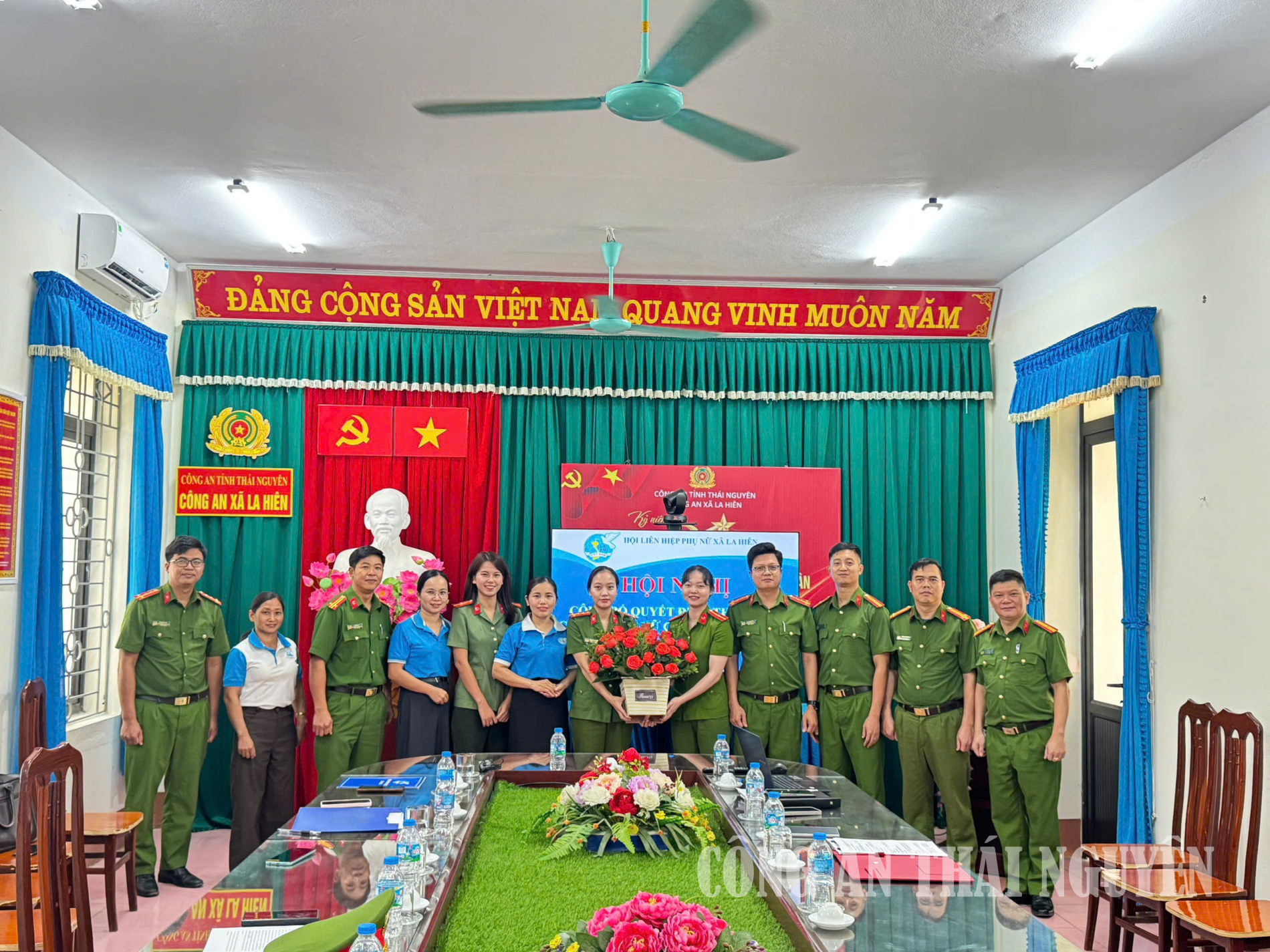 Hội nghị công bố quyết định thành lập Chi hội Phụ nữ Công an xã La Hiên.