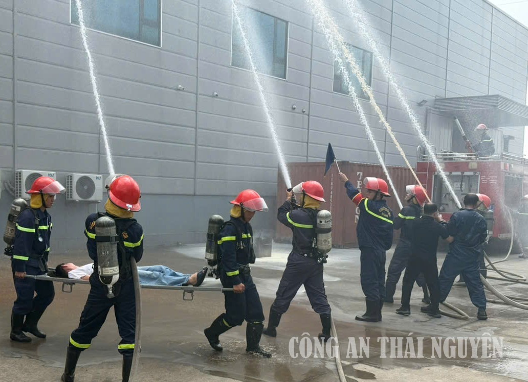 Huấn luyện nghiệp vụ phòng cháy, chữa cháy và cứu nạn, cứu hộ tại Công ty Vapco.