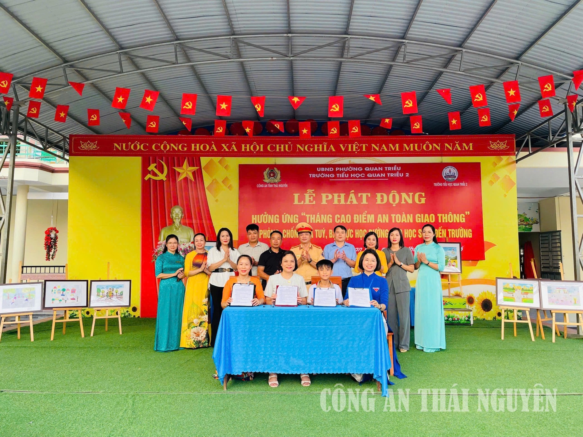 pc08 tuyen truyen san khau hoa jpg 2