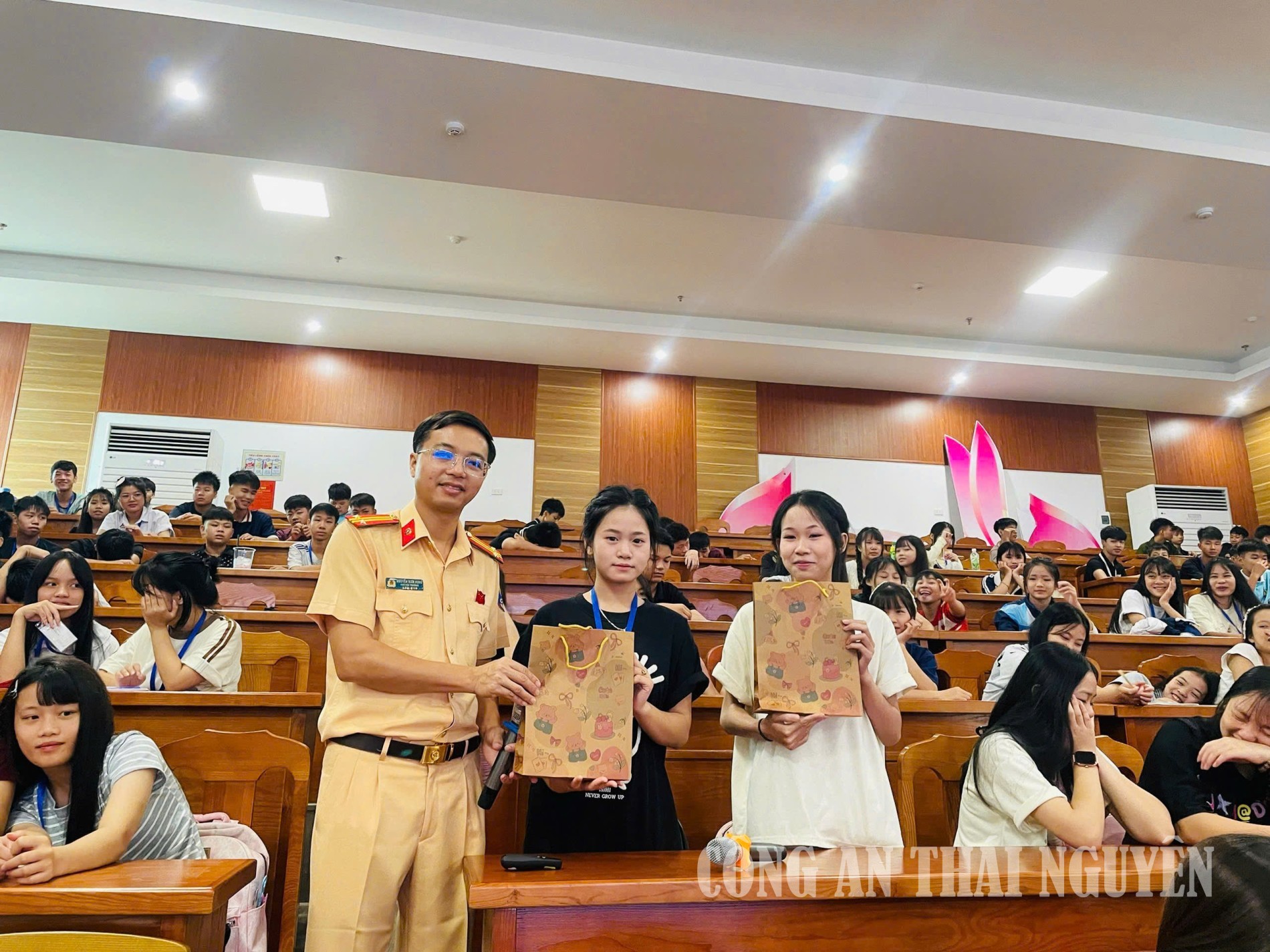 pc08 tuyen truyen truong nghe