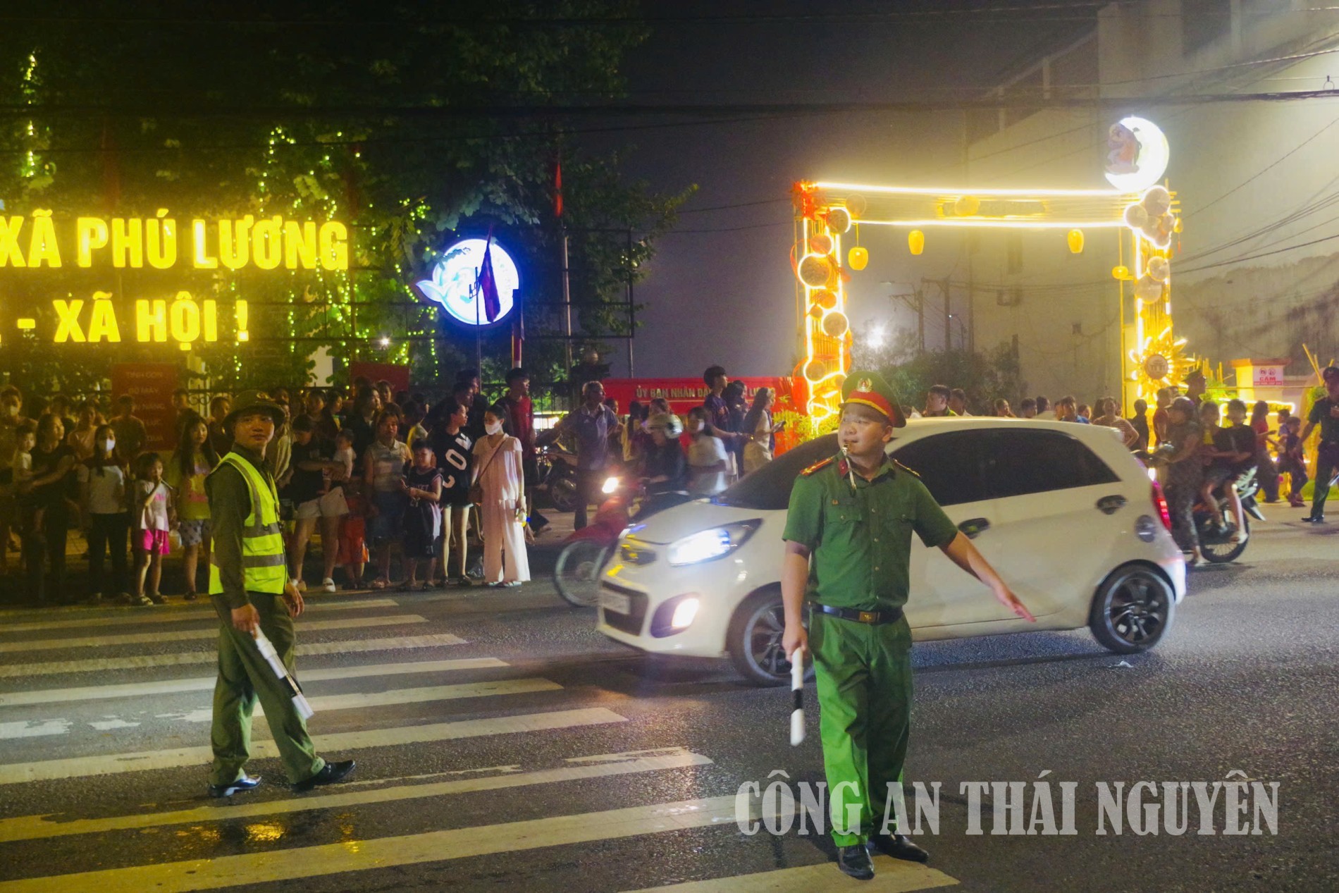 Công an xã Phú Lương bảo đảm an ninh, an toàn chương trình Tết Trung thu.