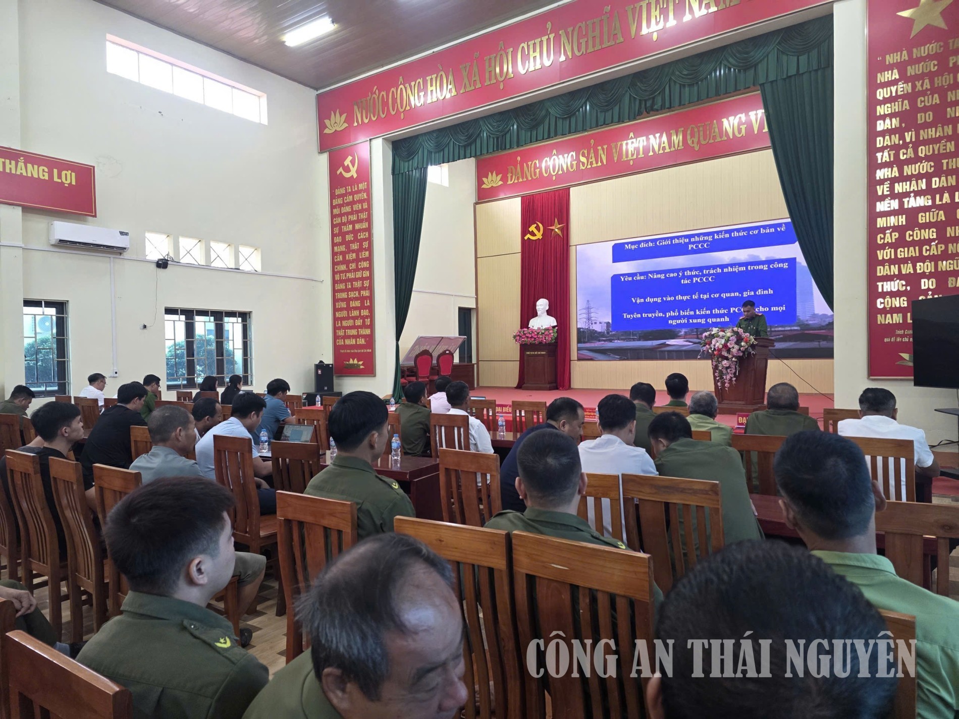 Nâng cao nhận thức pháp luật cho nhân dân tại xã Thành Công.