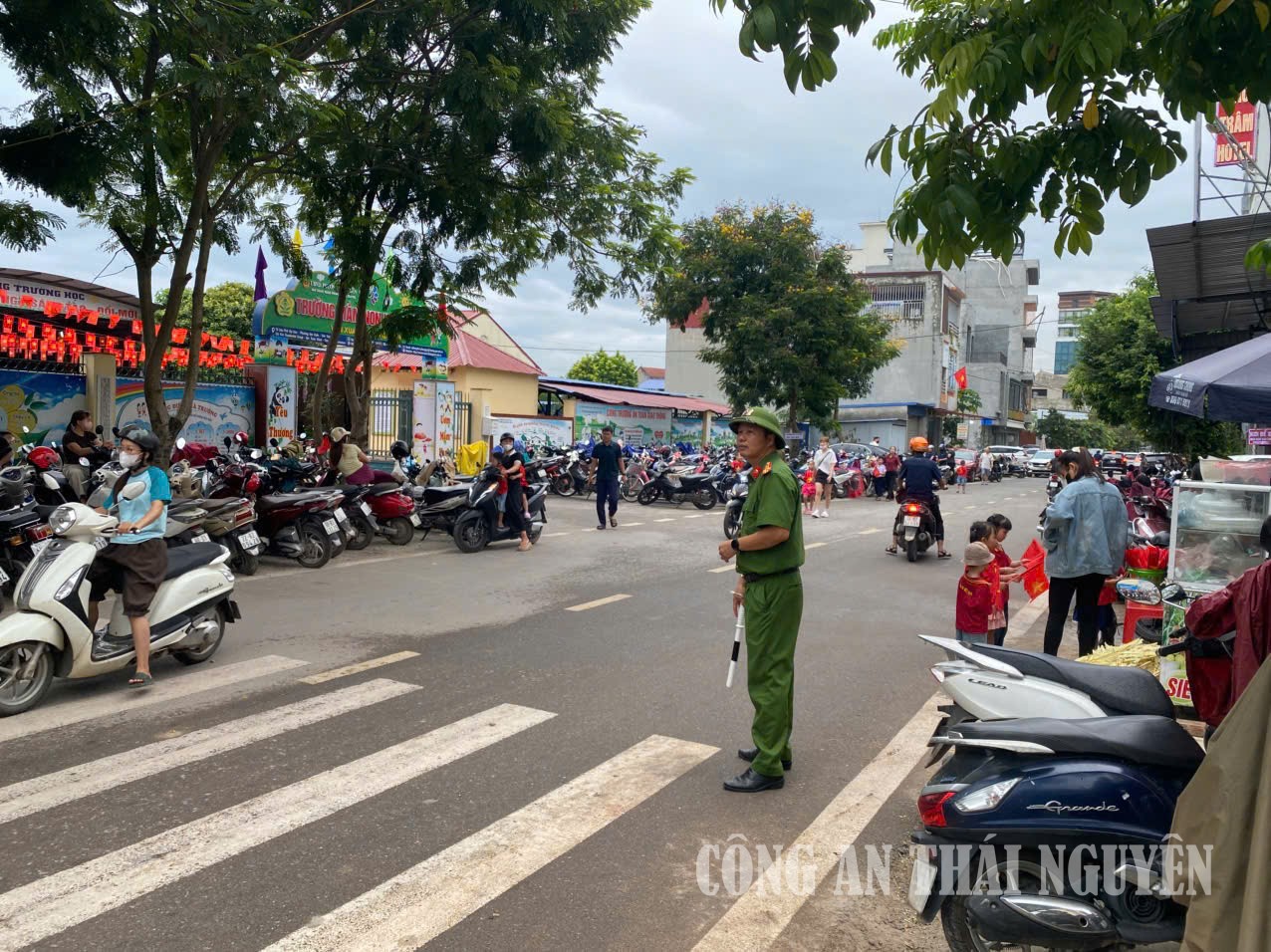 Vạn xuân ANTT đầu năm học